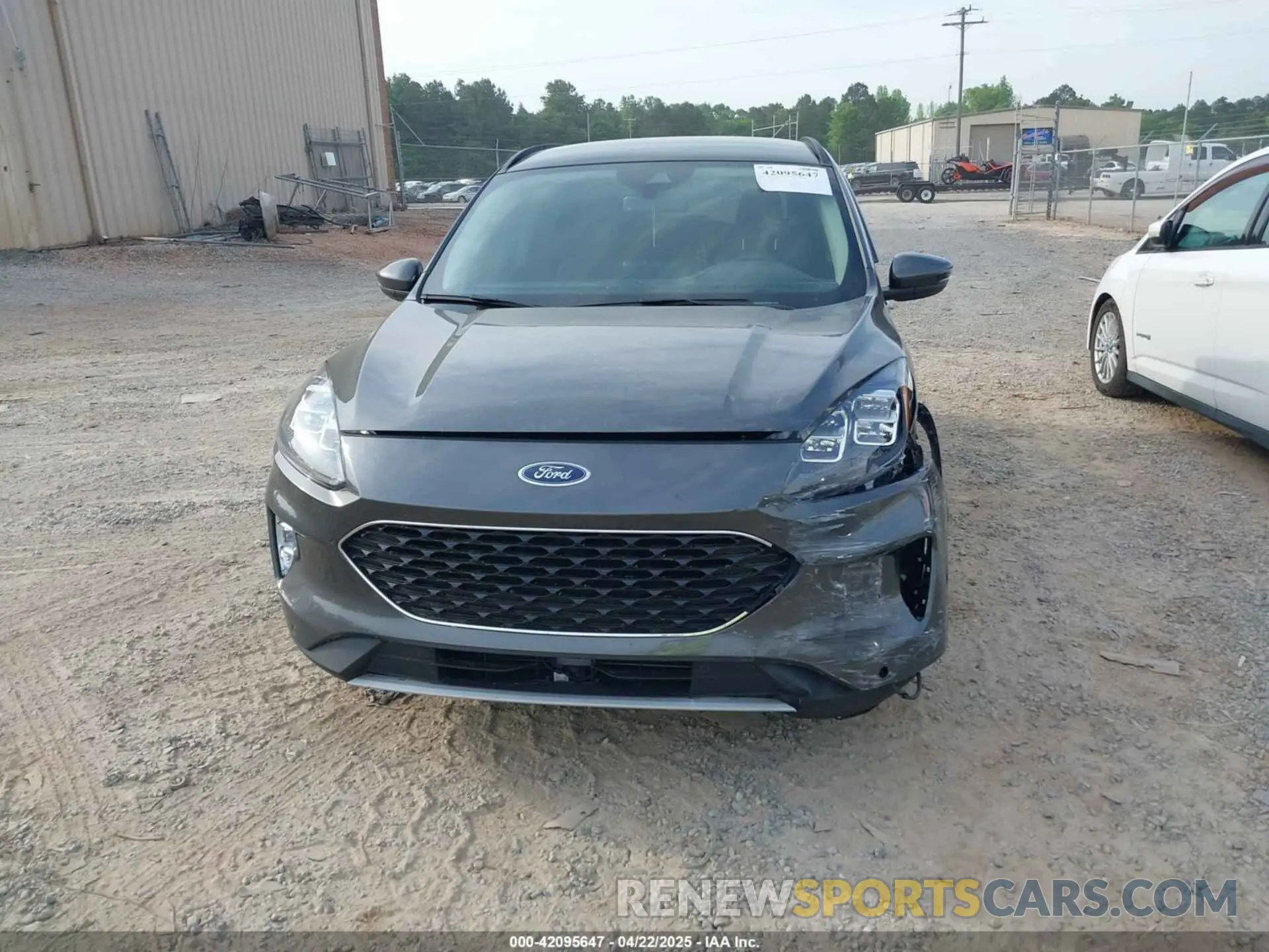 13 fotografías del automóvil dañado 1FMCU9J91LUA21970 FORD ESCAPE 2020