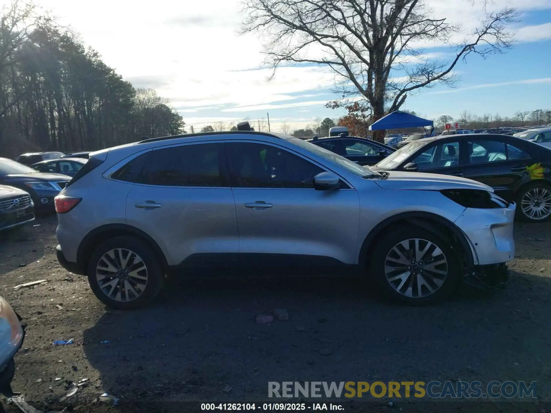 13 fotografías del automóvil dañado 1FMCU9J91LUB17968 FORD ESCAPE 2020