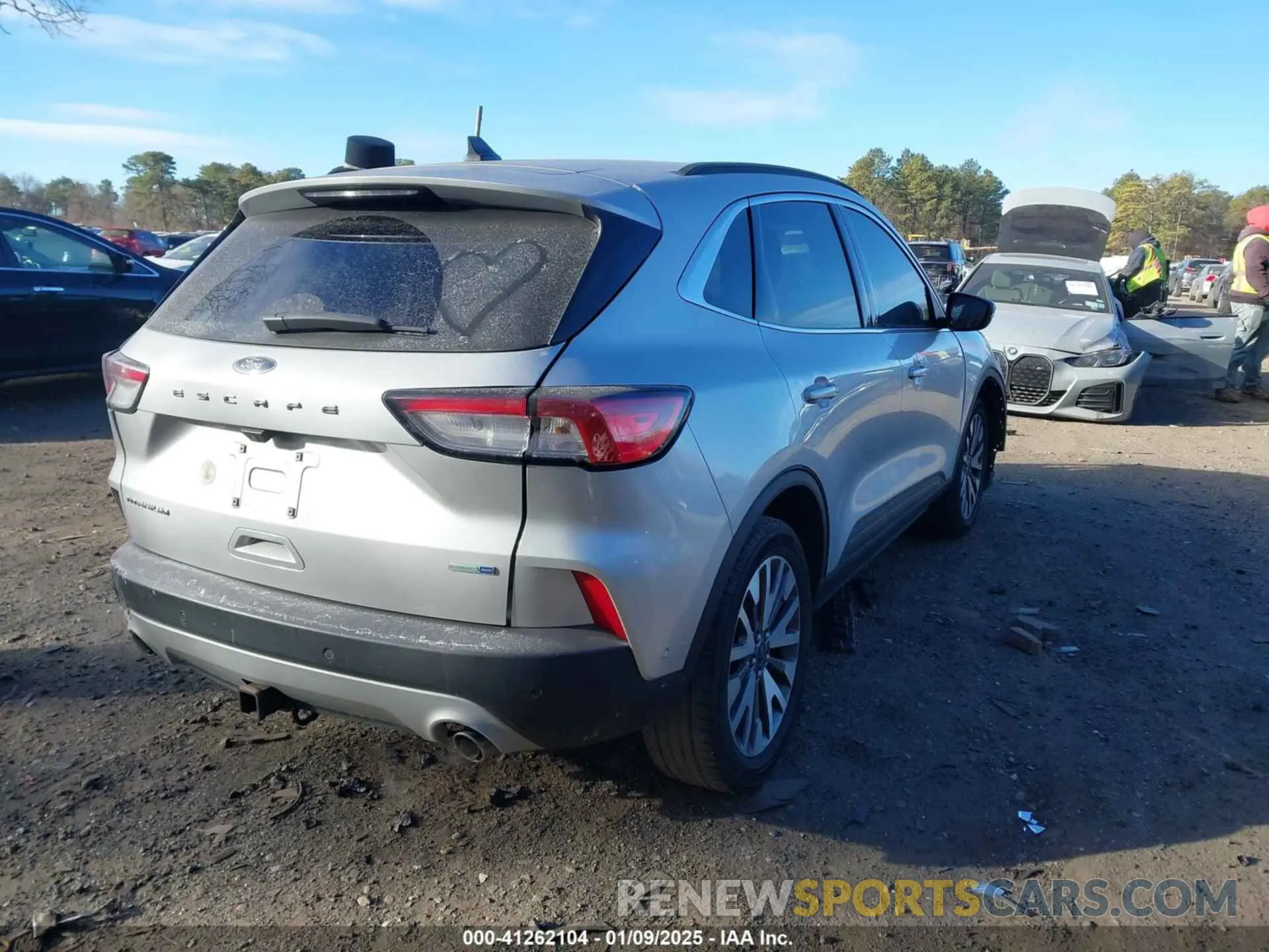 4 fotografías del automóvil dañado 1FMCU9J91LUB17968 FORD ESCAPE 2020