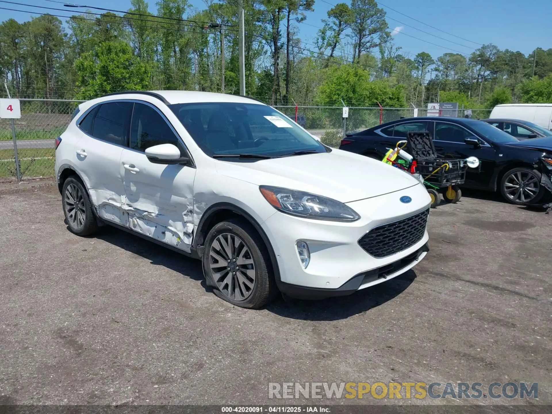 1 fotografías del automóvil dañado 1FMCU9J91LUB45740 FORD ESCAPE 2020