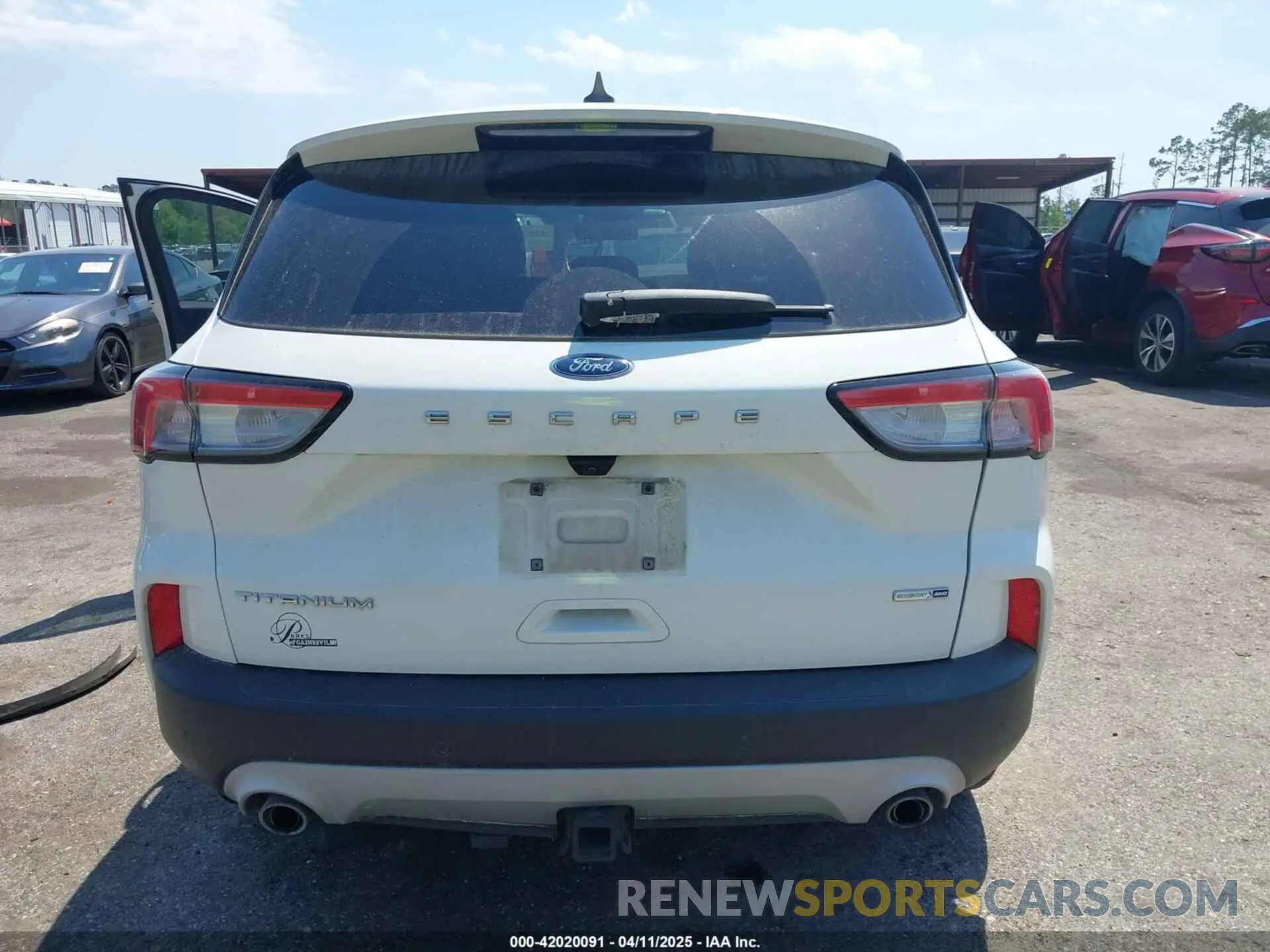 15 fotografías del automóvil dañado 1FMCU9J91LUB45740 FORD ESCAPE 2020