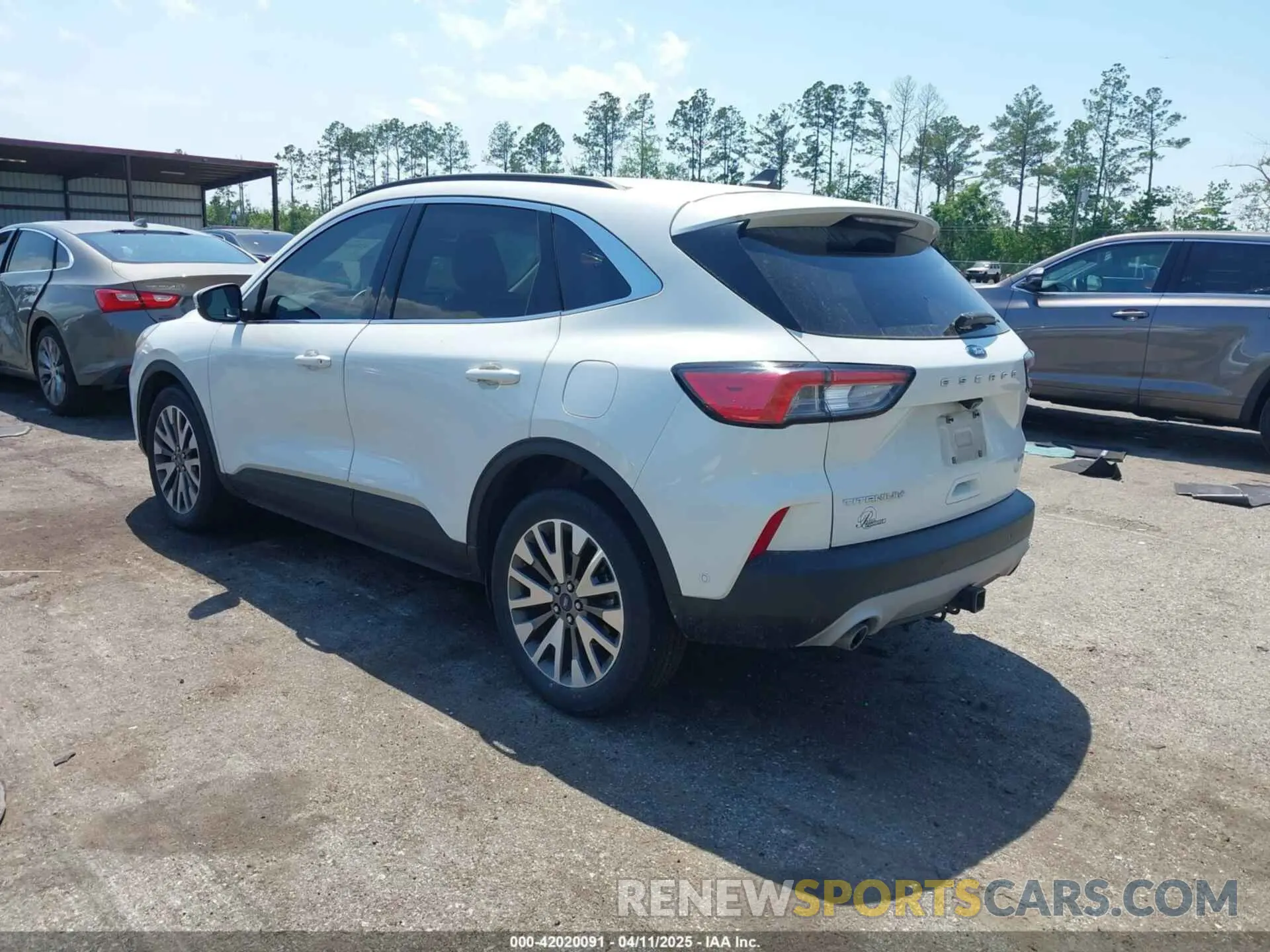 3 fotografías del automóvil dañado 1FMCU9J91LUB45740 FORD ESCAPE 2020