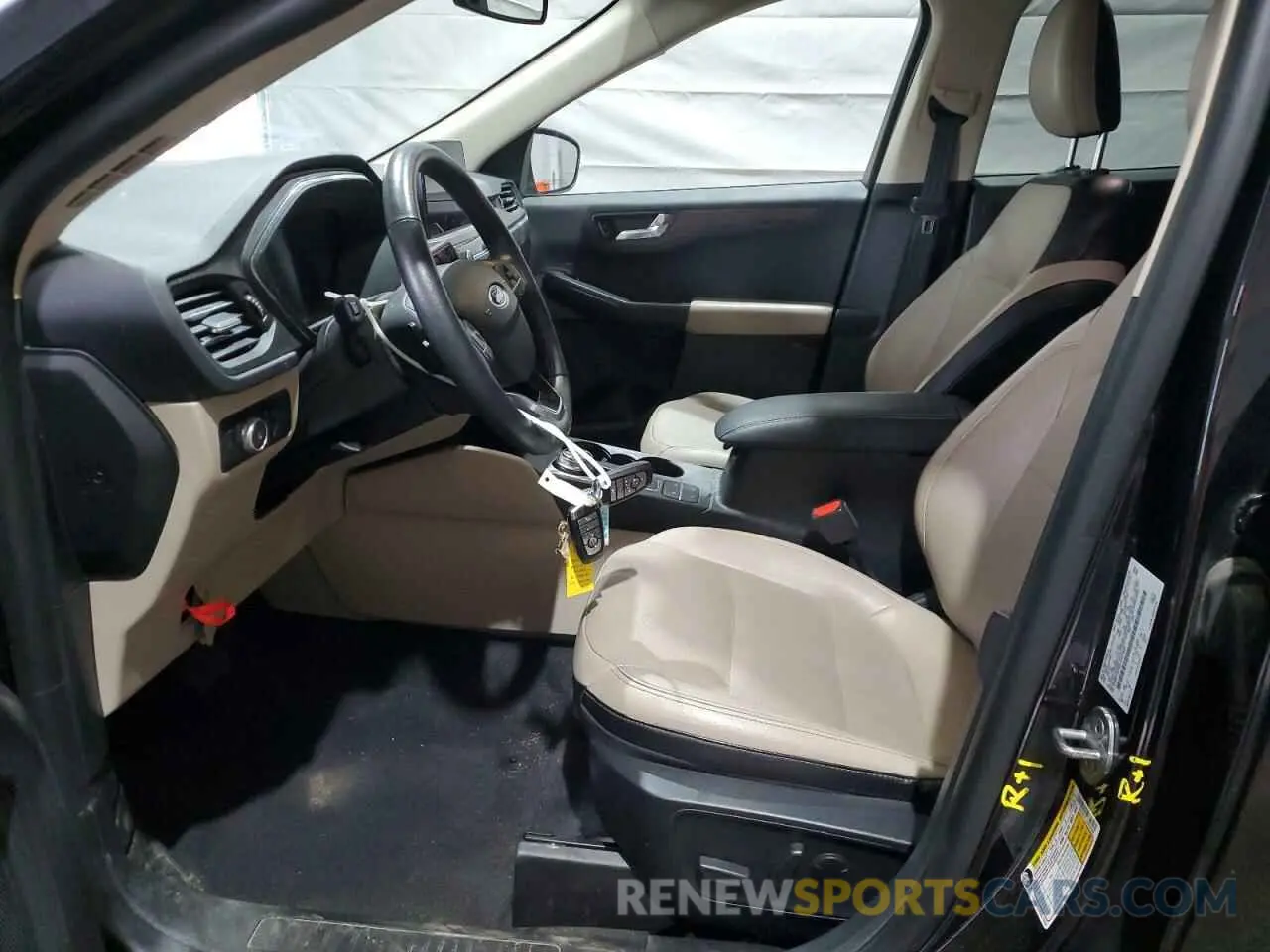 7 fotografías del automóvil dañado 1FMCU9J92LUA37546 FORD ESCAPE 2020