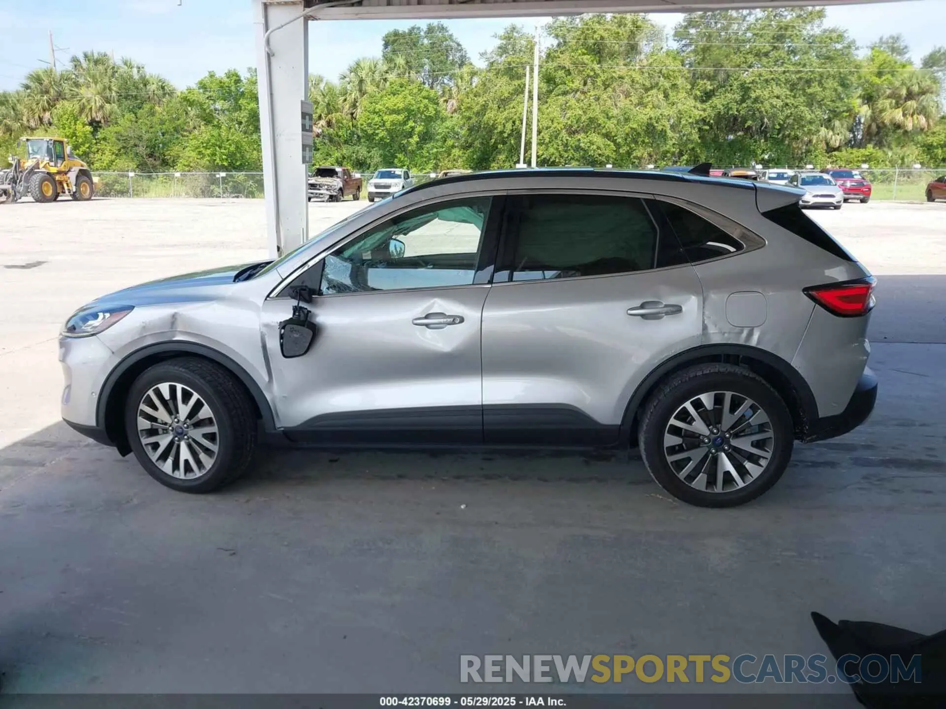 14 fotografías del automóvil dañado 1FMCU9J92LUB28137 FORD ESCAPE 2020