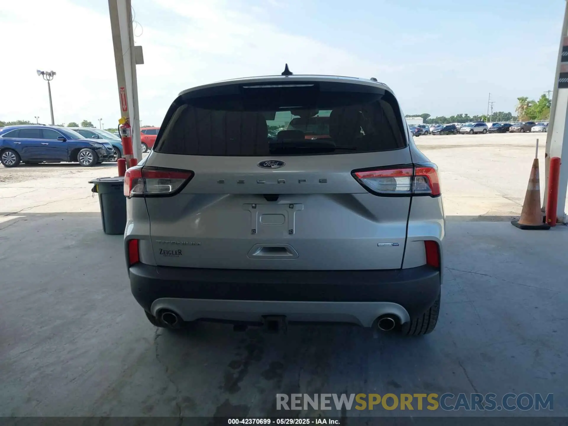 16 fotografías del automóvil dañado 1FMCU9J92LUB28137 FORD ESCAPE 2020