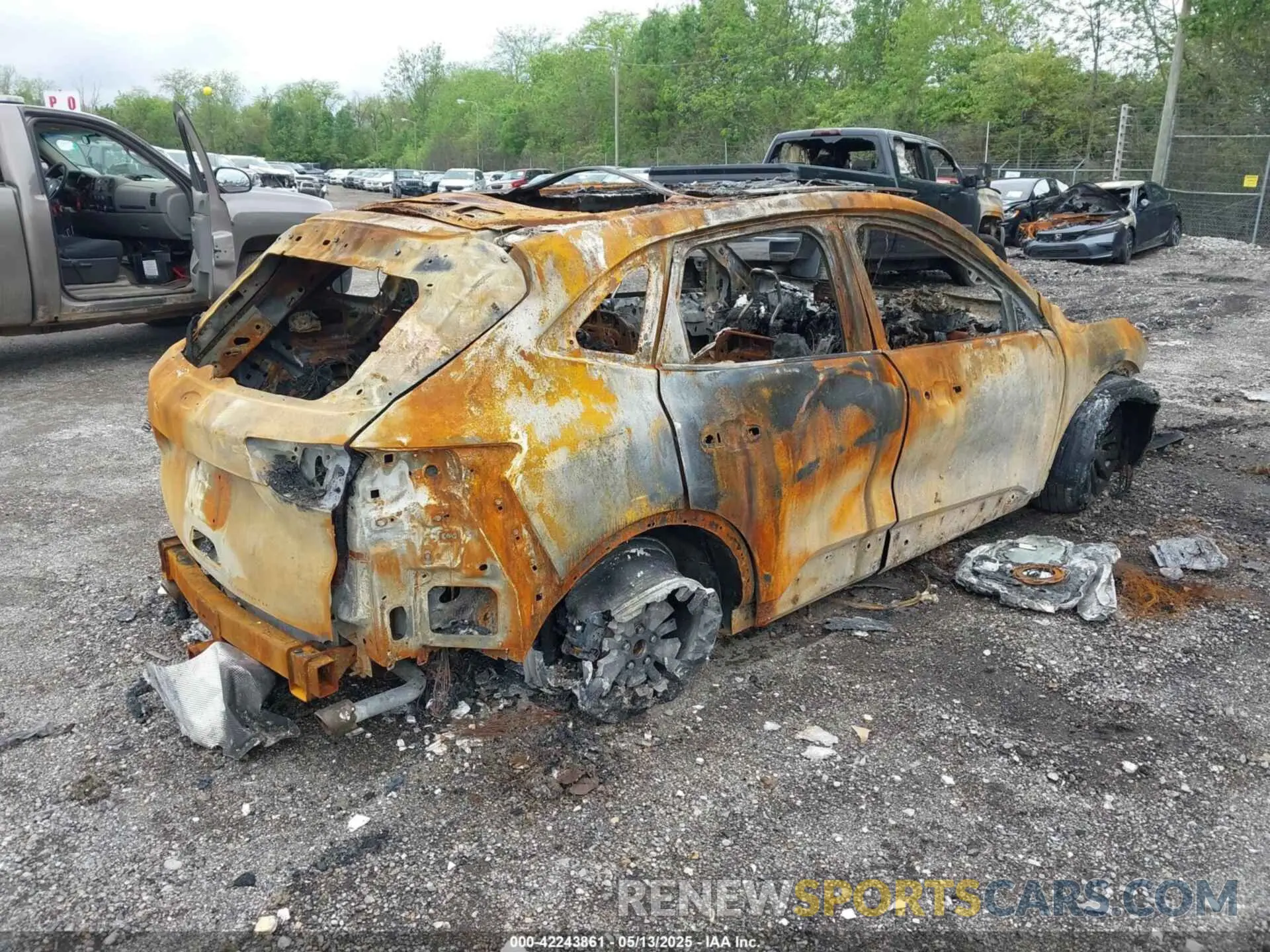 4 fotografías del automóvil dañado 1FMCU9J92LUB90492 FORD ESCAPE 2020