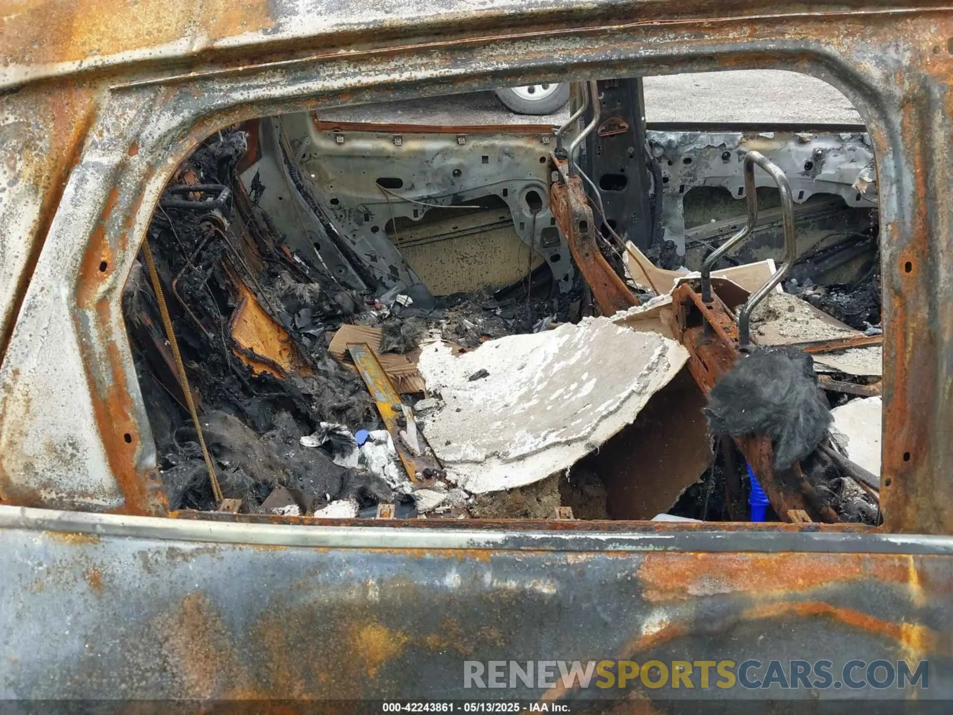 8 fotografías del automóvil dañado 1FMCU9J92LUB90492 FORD ESCAPE 2020