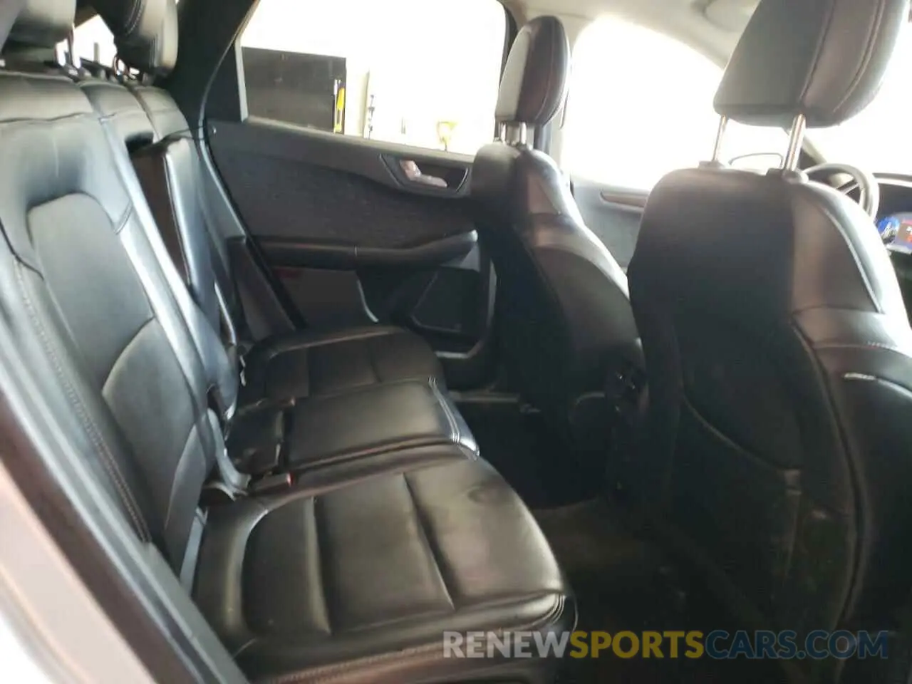 10 fotografías del automóvil dañado 1FMCU9J93LUA37510 FORD ESCAPE 2020