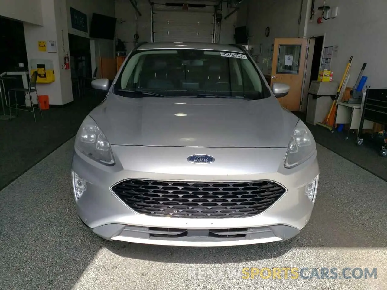 5 fotografías del automóvil dañado 1FMCU9J93LUA37510 FORD ESCAPE 2020
