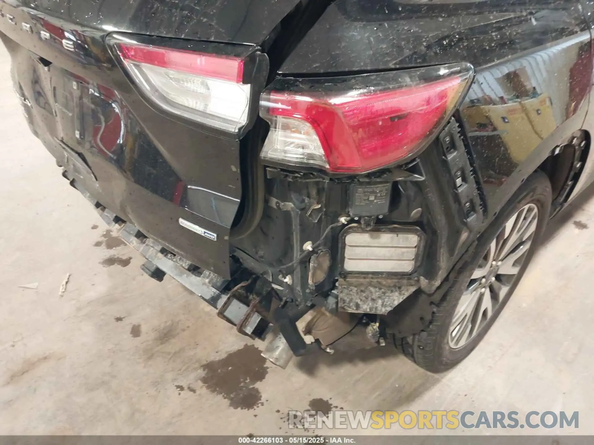 19 fotografías del automóvil dañado 1FMCU9J93LUB08916 FORD ESCAPE 2020