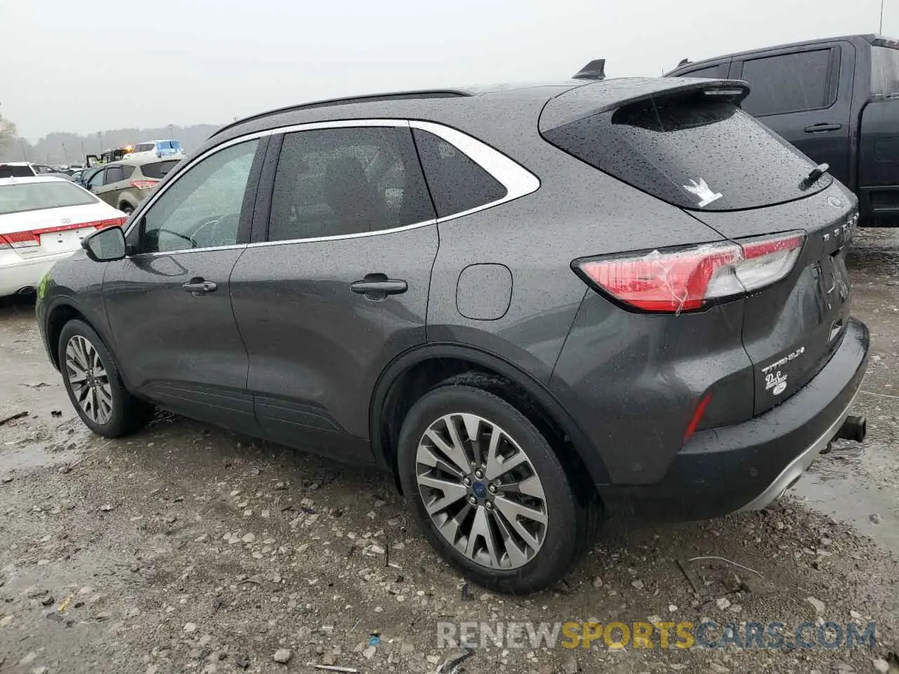 2 fotografías del automóvil dañado 1FMCU9J93LUC16596 FORD ESCAPE 2020