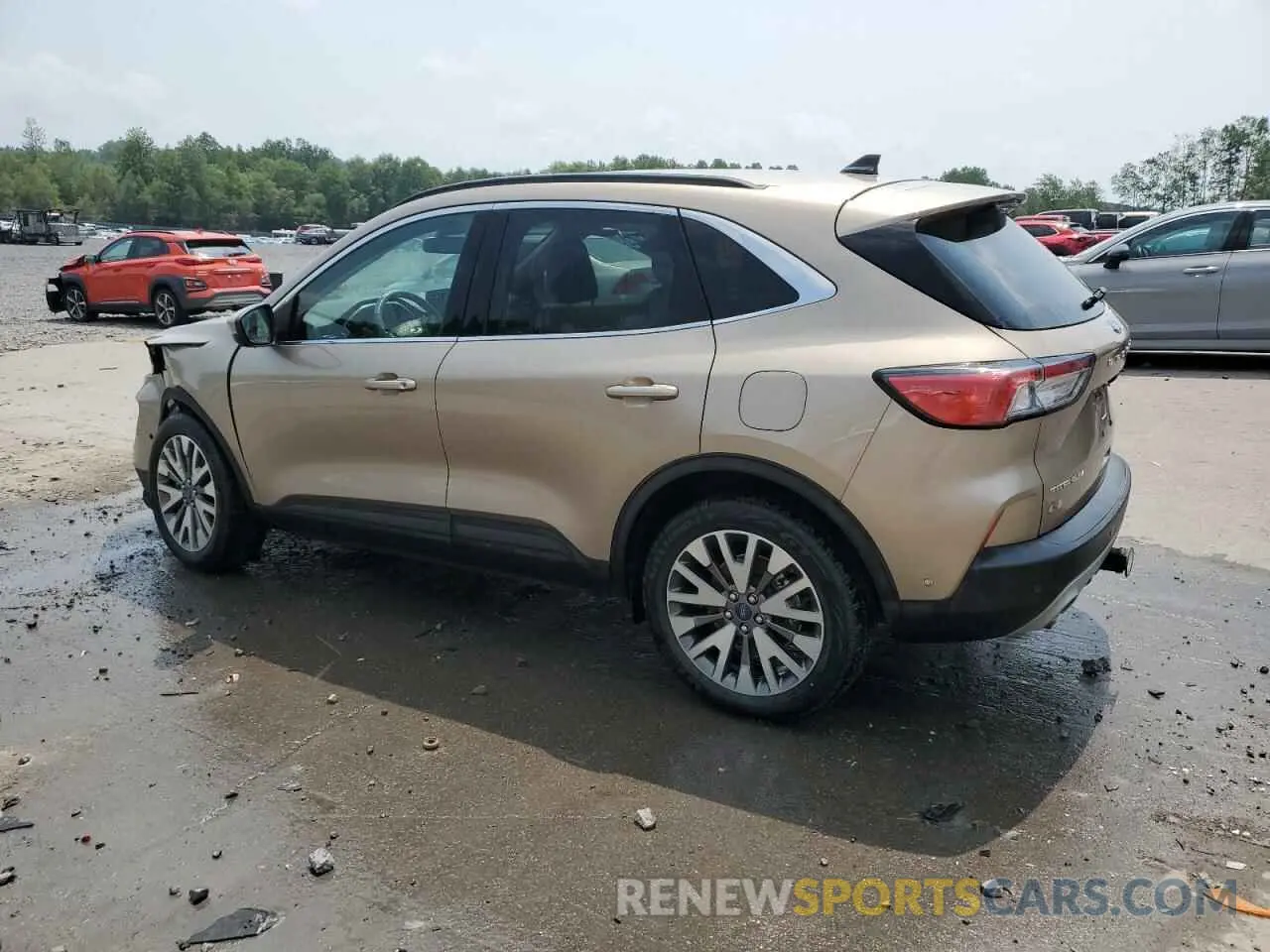 2 fotografías del automóvil dañado 1FMCU9J95LUA21468 FORD ESCAPE 2020