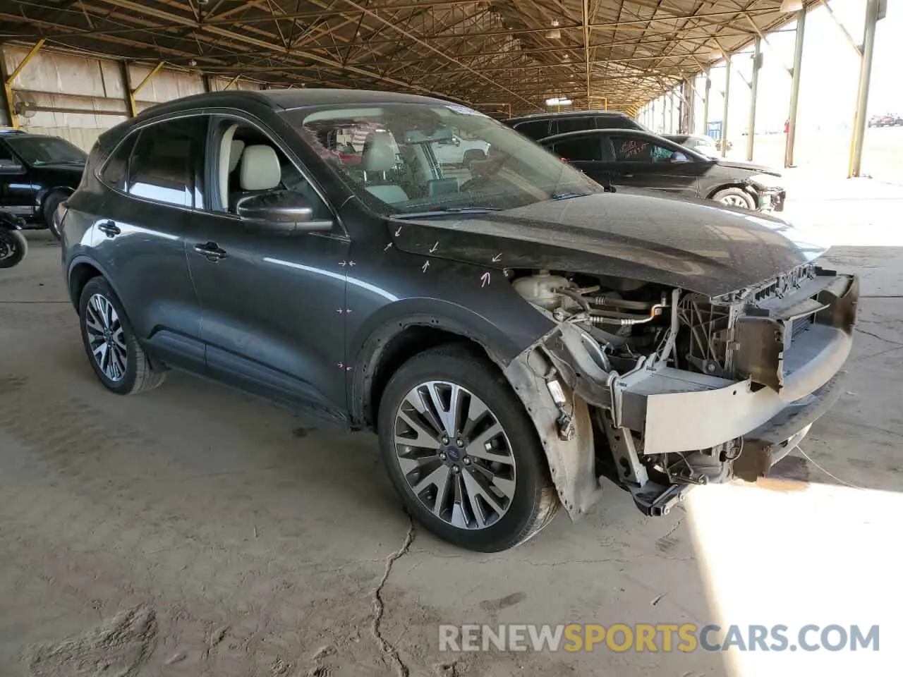 4 fotografías del automóvil dañado 1FMCU9J95LUB15107 FORD ESCAPE 2020