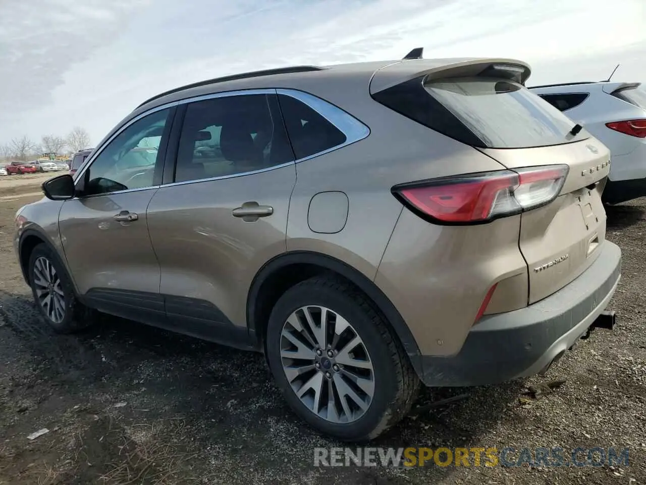 2 fotografías del automóvil dañado 1FMCU9J95LUB75968 FORD ESCAPE 2020