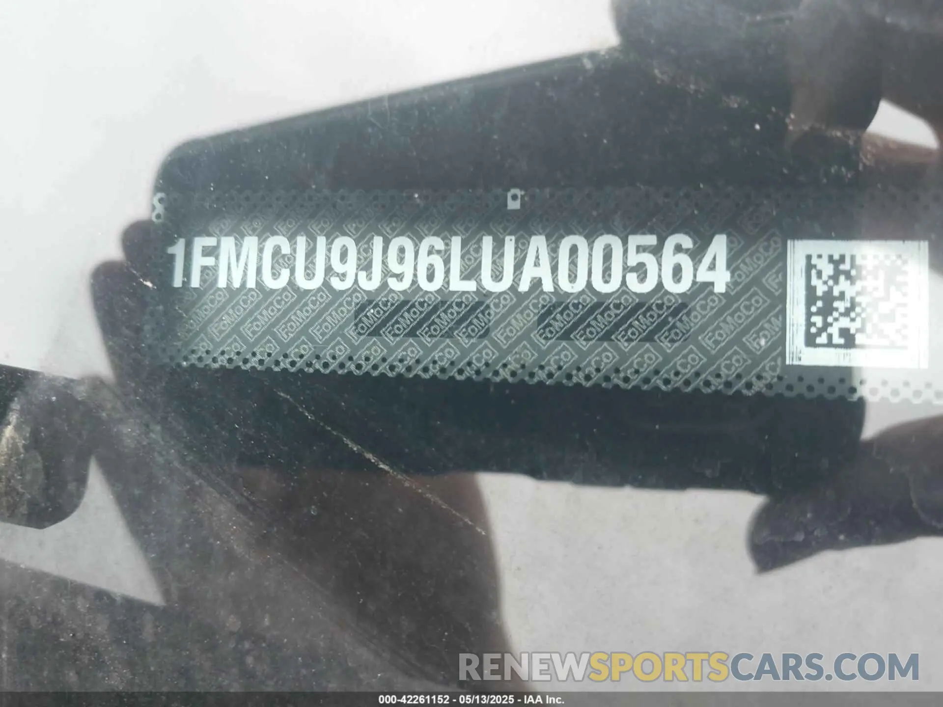 9 fotografías del automóvil dañado 1FMCU9J96LUA00564 FORD ESCAPE 2020