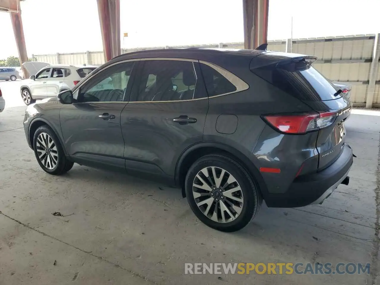 2 fotografías del automóvil dañado 1FMCU9J96LUA22743 FORD ESCAPE 2020