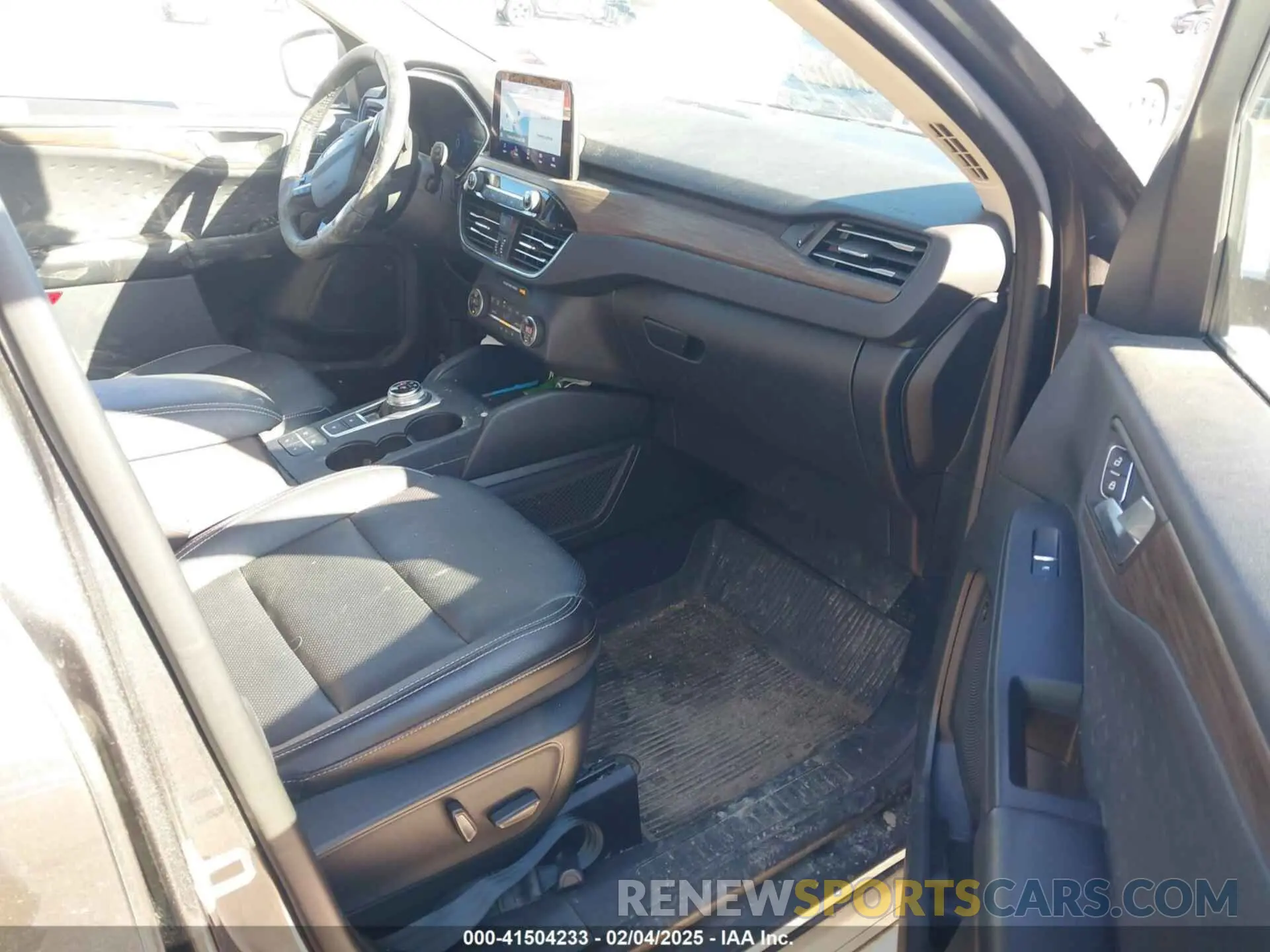 5 fotografías del automóvil dañado 1FMCU9J96LUC74945 FORD ESCAPE 2020