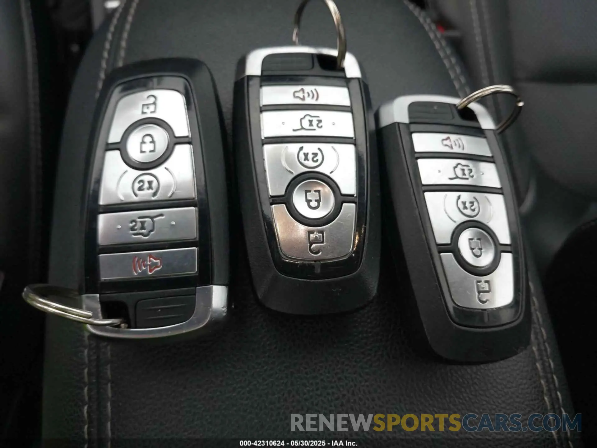 11 fotografías del automóvil dañado 1FMCU9J98LUA34750 FORD ESCAPE 2020