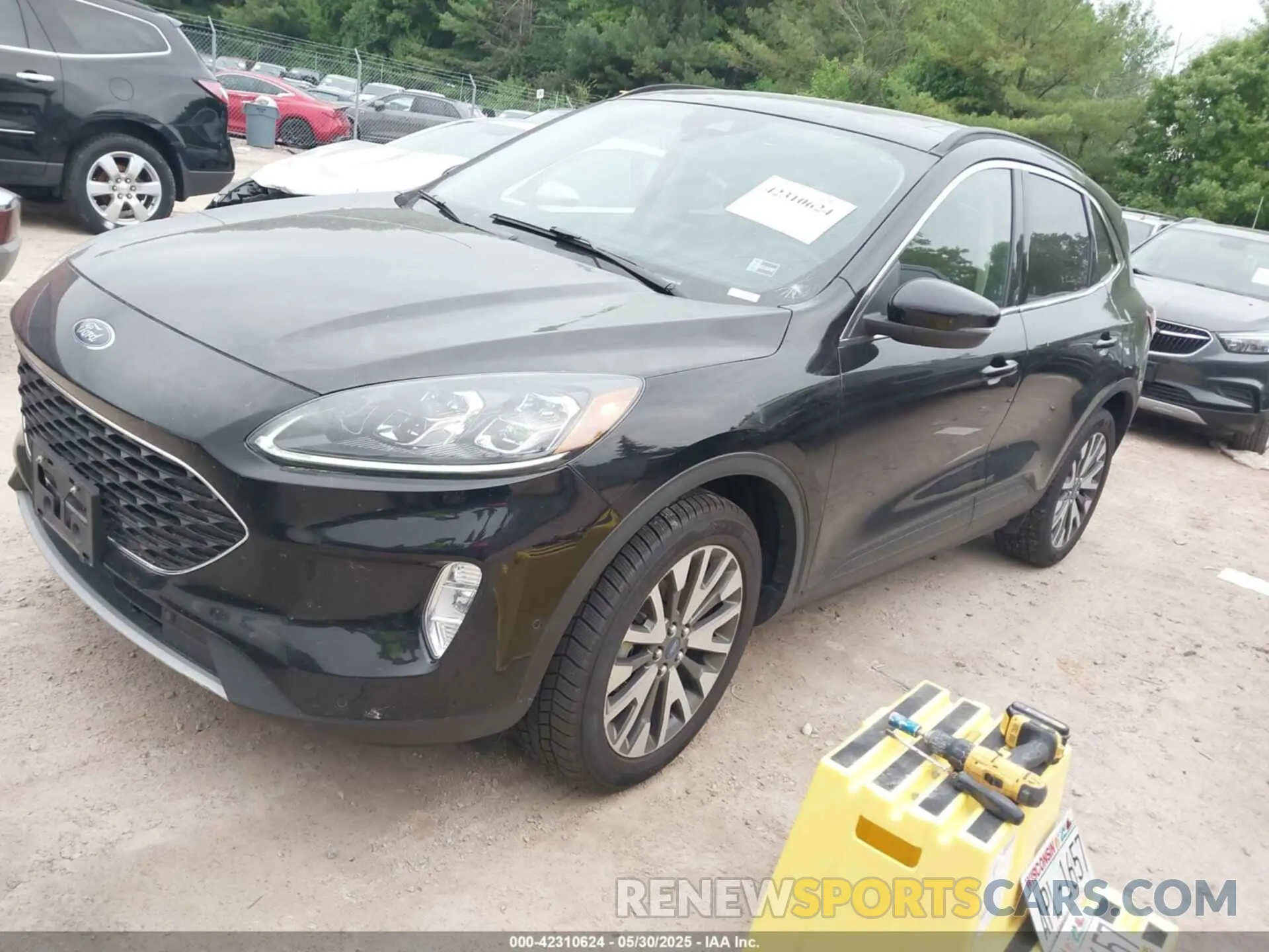 2 fotografías del automóvil dañado 1FMCU9J98LUA34750 FORD ESCAPE 2020