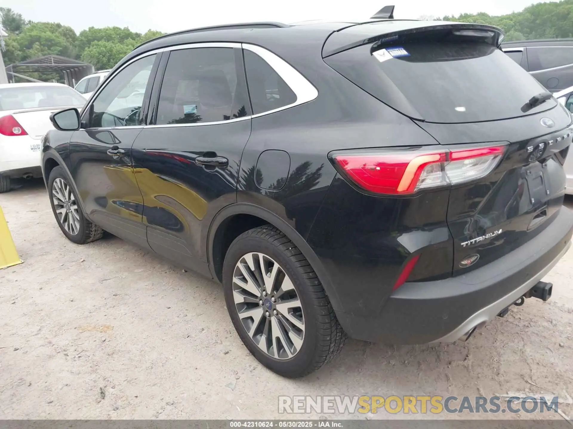 3 fotografías del automóvil dañado 1FMCU9J98LUA34750 FORD ESCAPE 2020