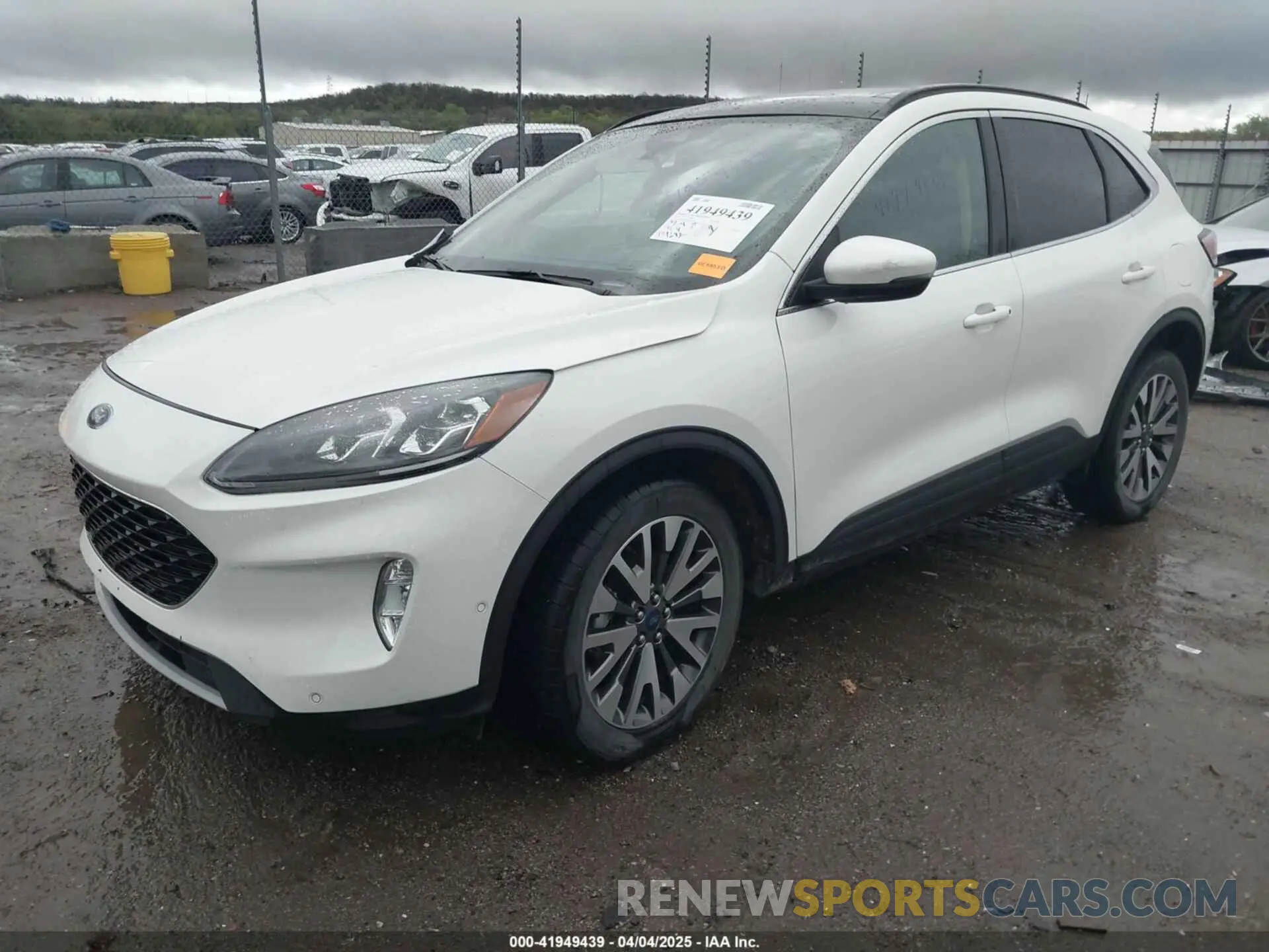 2 fotografías del automóvil dañado 1FMCU9J98LUA35056 FORD ESCAPE 2020