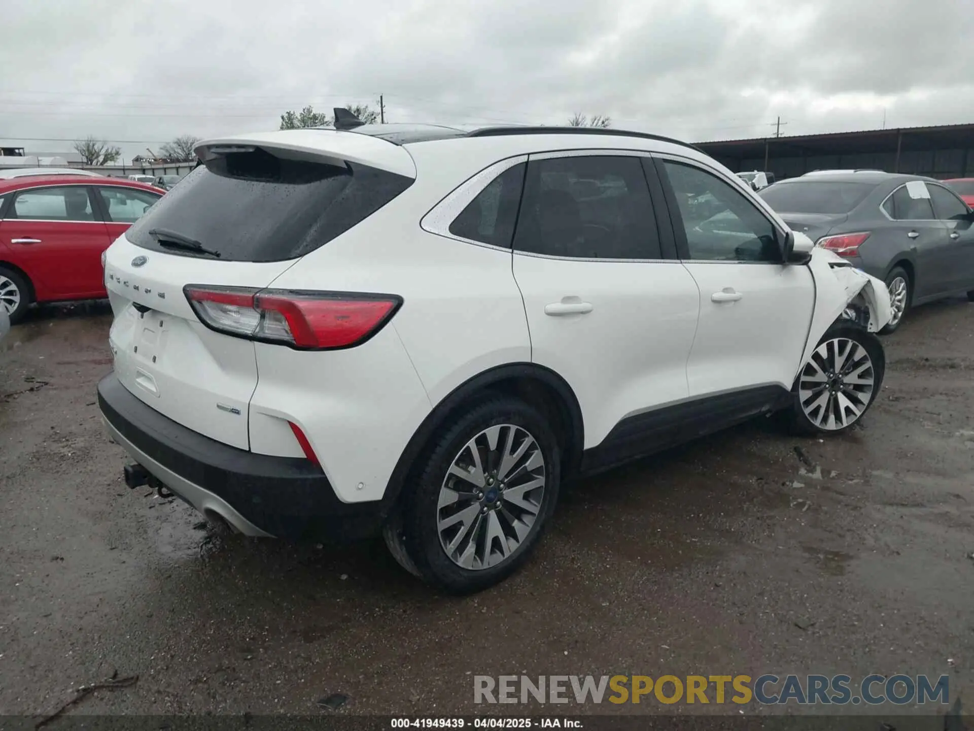 4 fotografías del automóvil dañado 1FMCU9J98LUA35056 FORD ESCAPE 2020