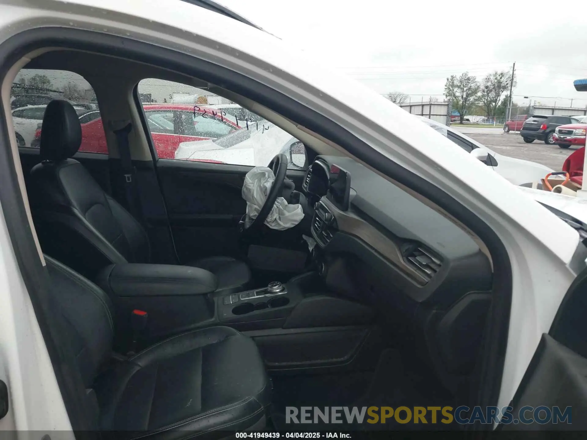 5 fotografías del automóvil dañado 1FMCU9J98LUA35056 FORD ESCAPE 2020