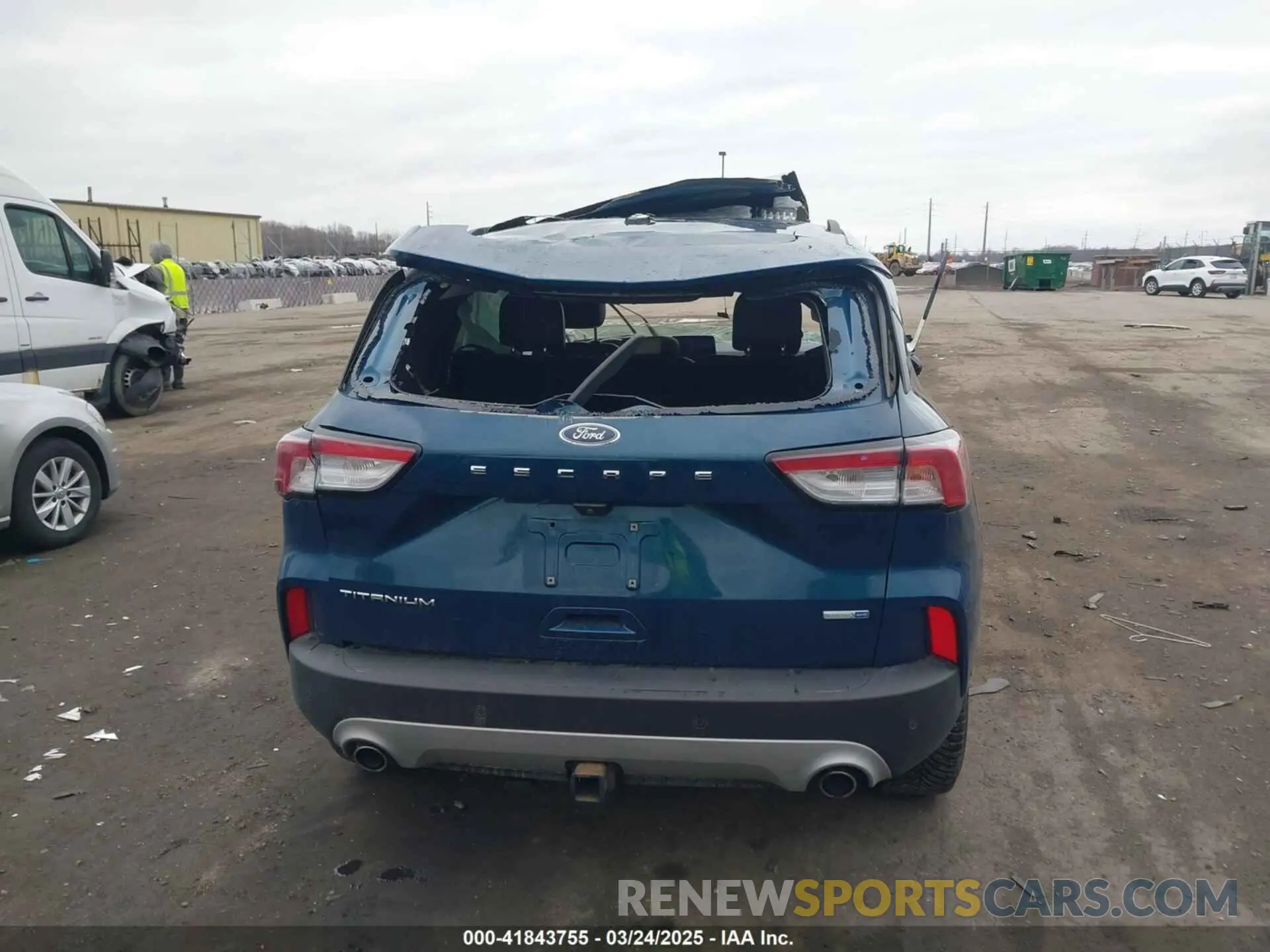 15 fotografías del automóvil dañado 1FMCU9J98LUC00068 FORD ESCAPE 2020