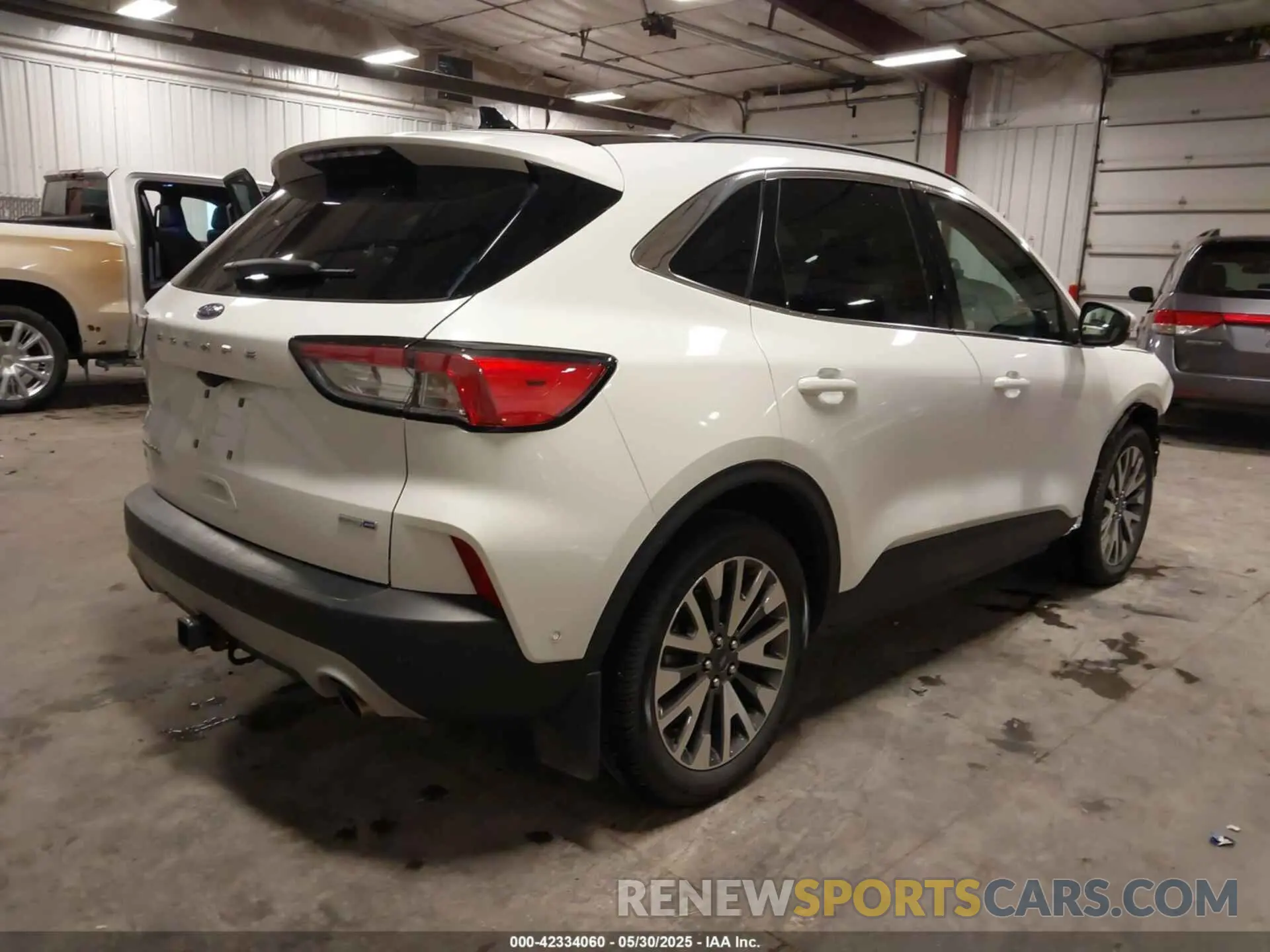 4 fotografías del automóvil dañado 1FMCU9J99LUA26706 FORD ESCAPE 2020