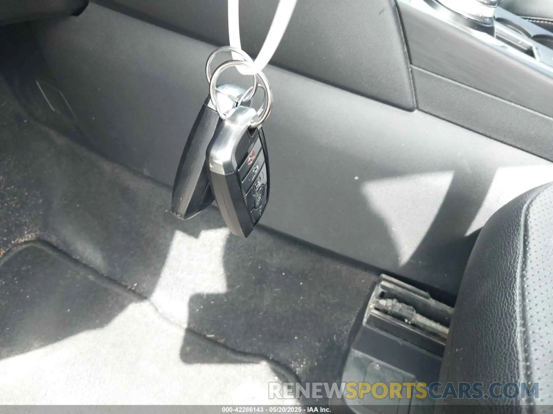 11 fotografías del automóvil dañado 1FMCU9J99LUB45758 FORD ESCAPE 2020