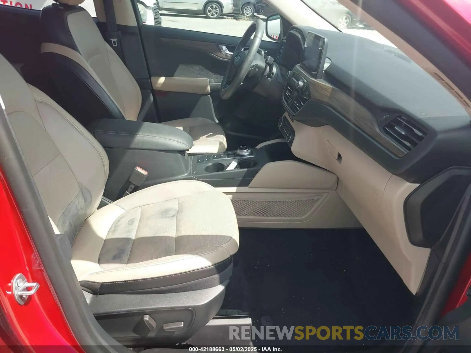 5 fotografías del automóvil dañado 1FMCU9J9XLUB89946 FORD ESCAPE 2020