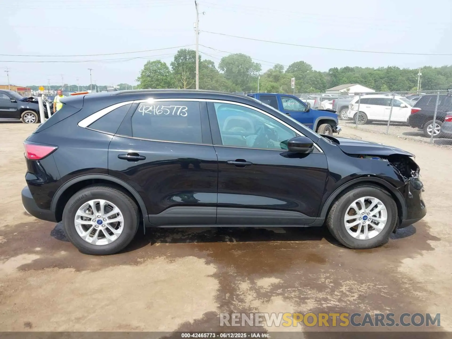 14 fotografías del automóvil dañado 1FMCU0BZ3MUA36546 FORD ESCAPE 2021