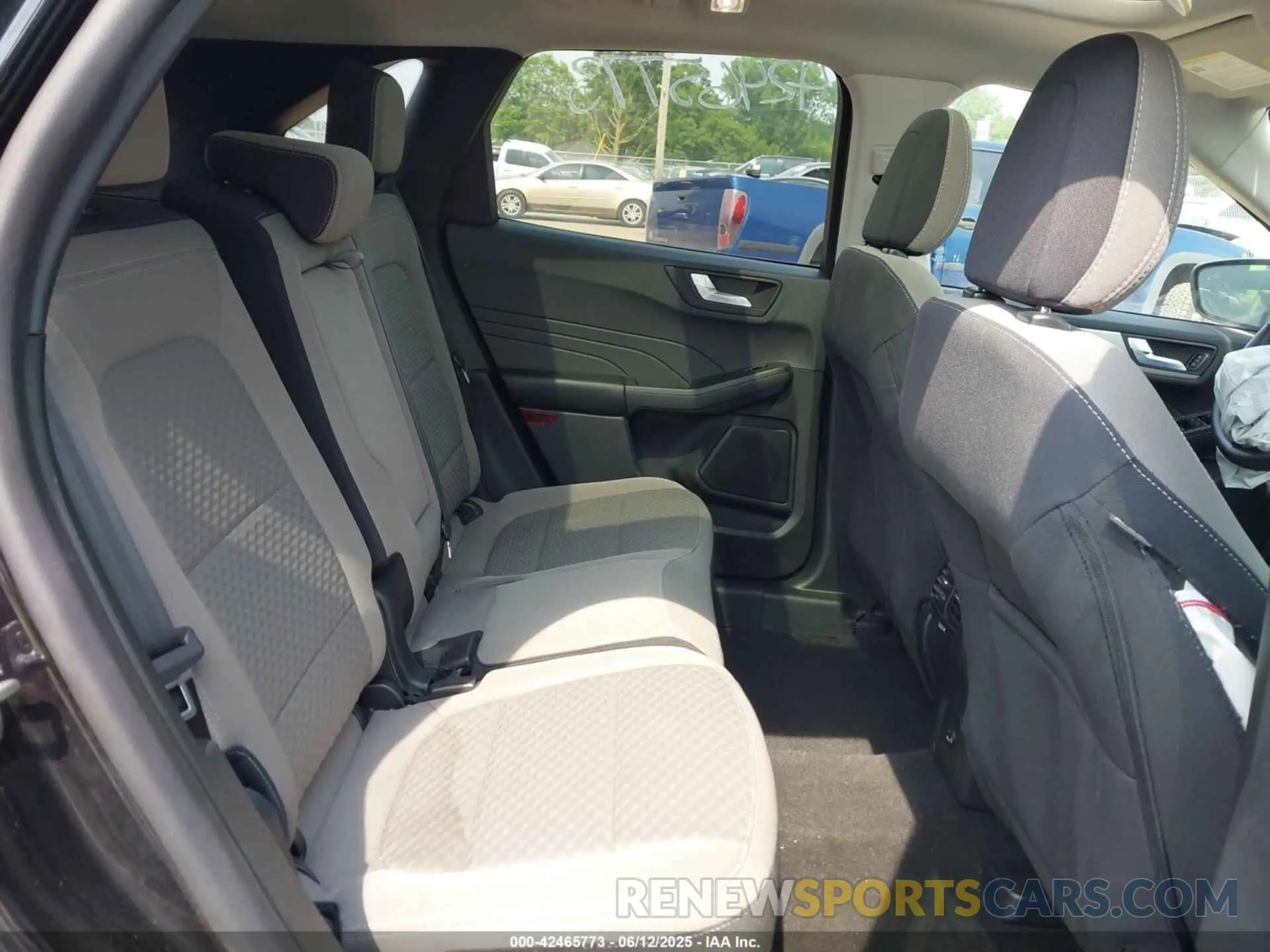 8 fotografías del automóvil dañado 1FMCU0BZ3MUA36546 FORD ESCAPE 2021
