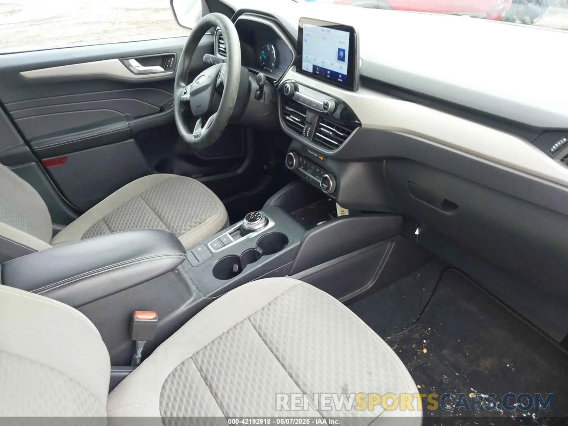 5 fotografías del automóvil dañado 1FMCU0BZ3MUB23654 FORD ESCAPE 2021
