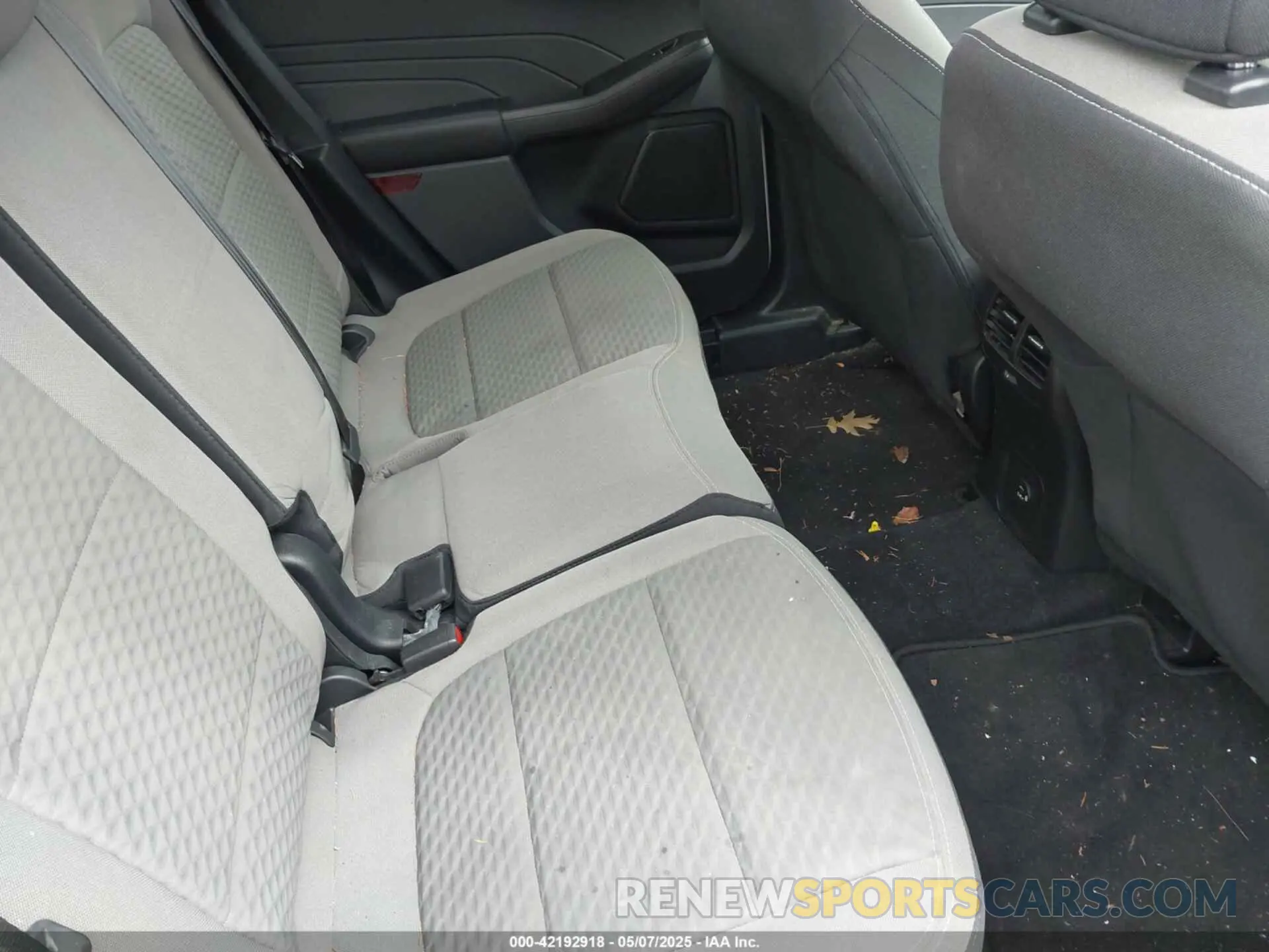 8 fotografías del automóvil dañado 1FMCU0BZ3MUB23654 FORD ESCAPE 2021
