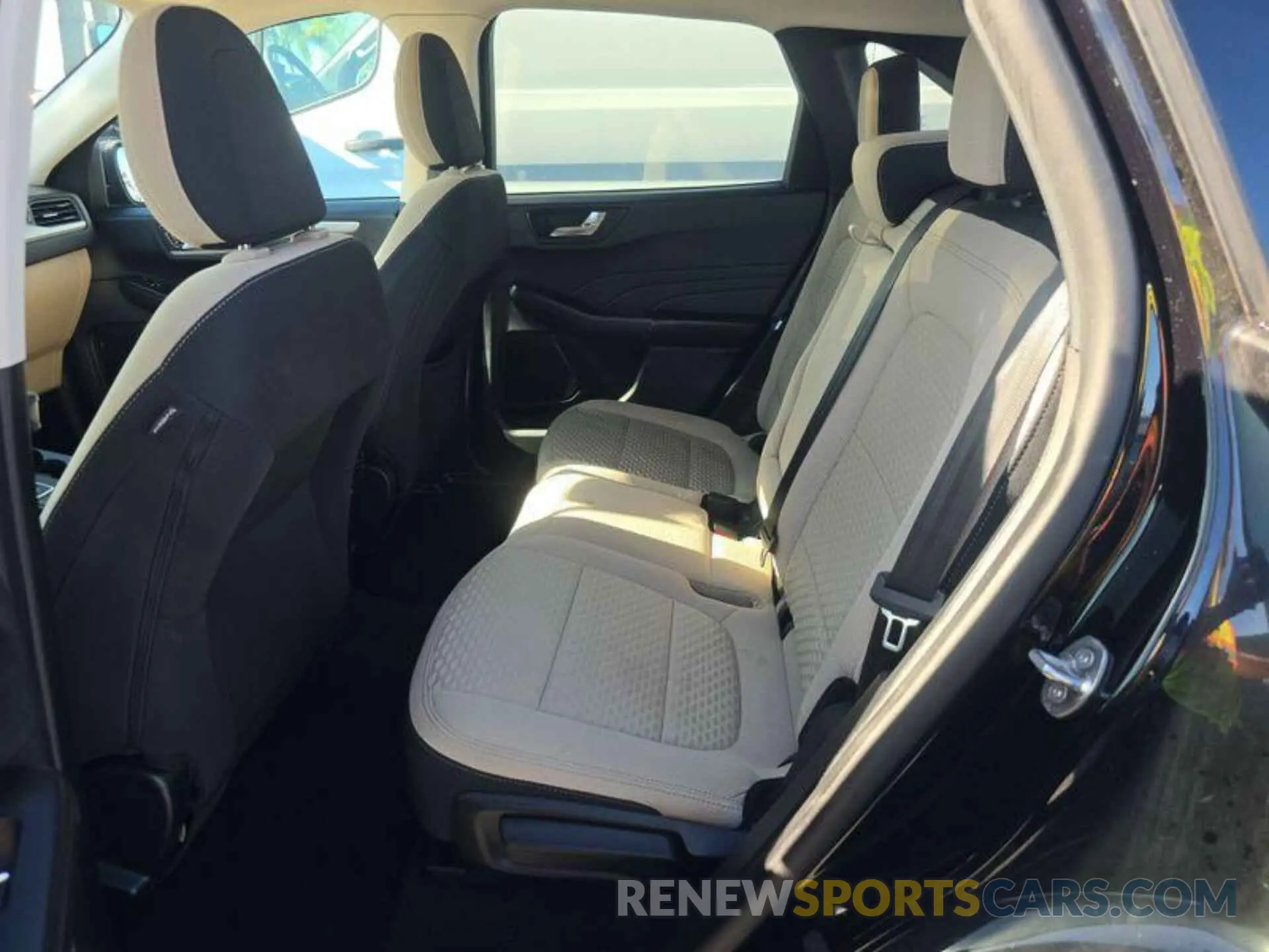 5 fotografías del automóvil dañado 1FMCU0BZ6MUA51557 FORD ESCAPE 2021