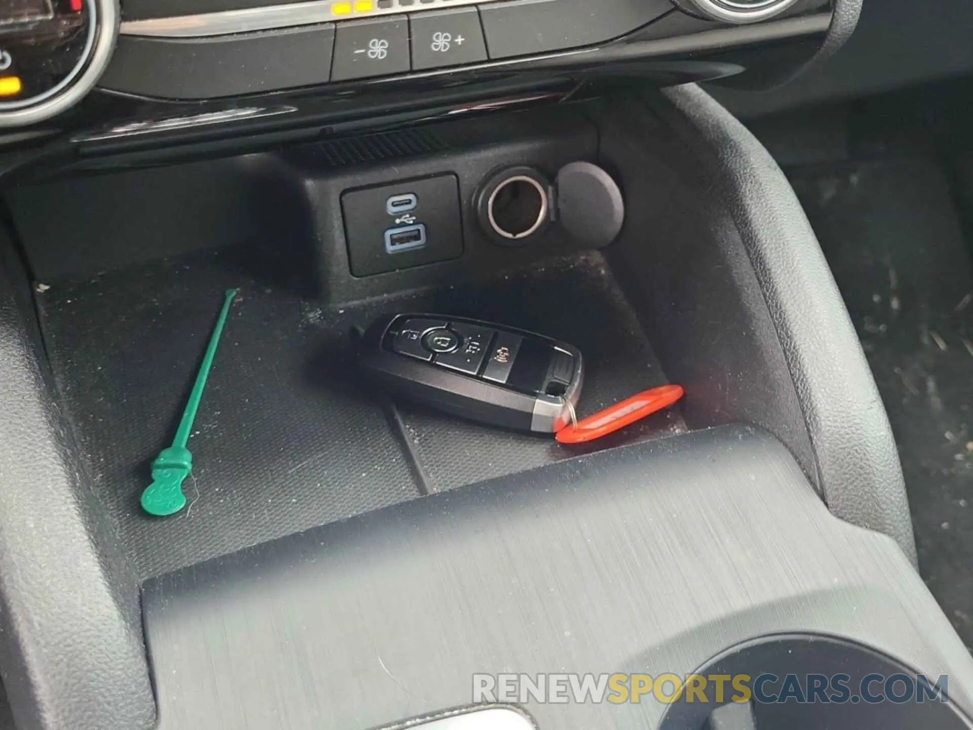 3 fotografías del automóvil dañado 1FMCU0BZ7MUB07411 FORD ESCAPE 2021