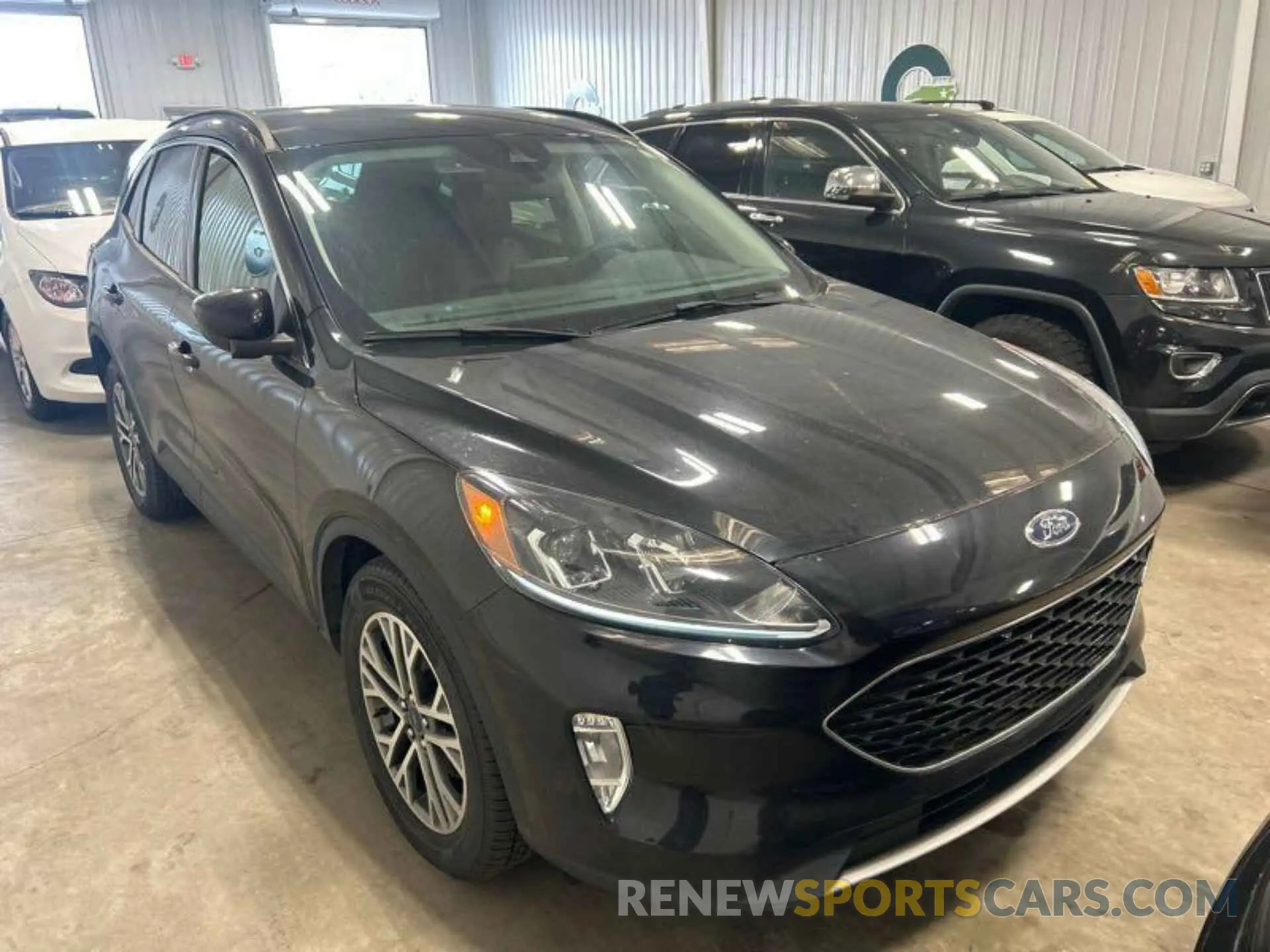 3 fotografías del automóvil dañado 1FMCU0CZ3MUB25404 FORD ESCAPE 2021