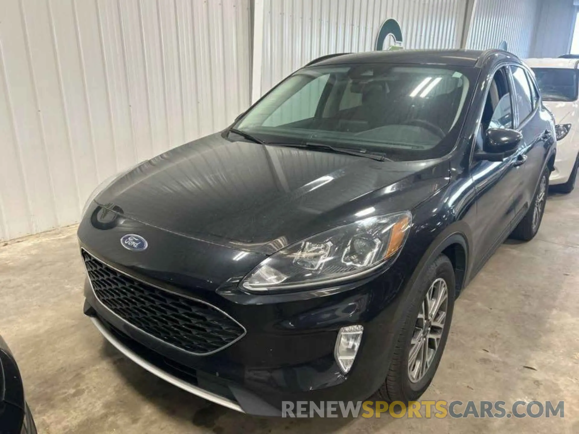 5 fotografías del automóvil dañado 1FMCU0CZ3MUB25404 FORD ESCAPE 2021