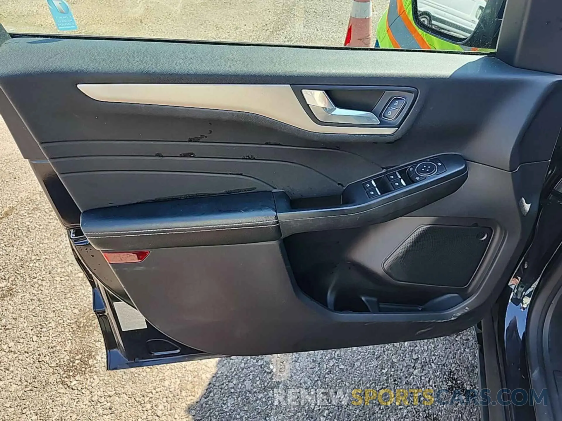 31 fotografías del automóvil dañado 1FMCU0CZ9MUB25164 FORD ESCAPE 2021