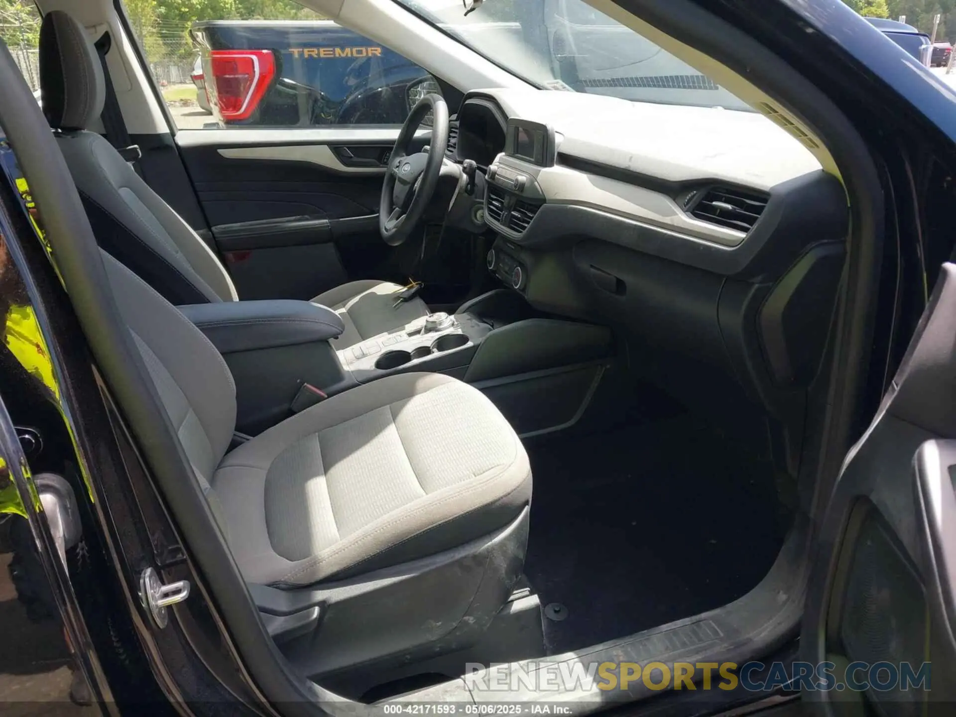 5 fotografías del automóvil dañado 1FMCU0F65MUA22969 FORD ESCAPE 2021