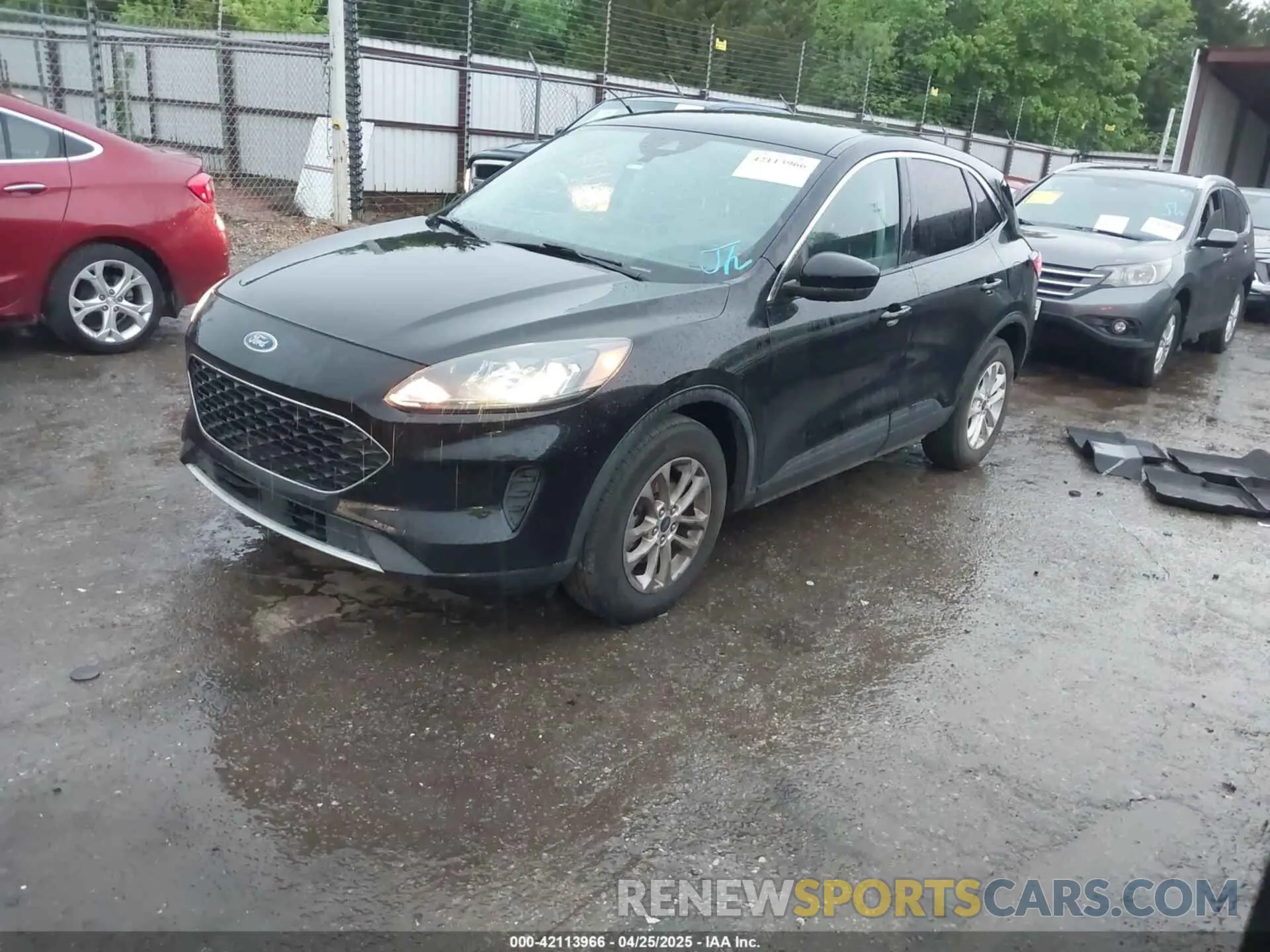 2 fotografías del automóvil dañado 1FMCU0G60MUA02997 FORD ESCAPE 2021