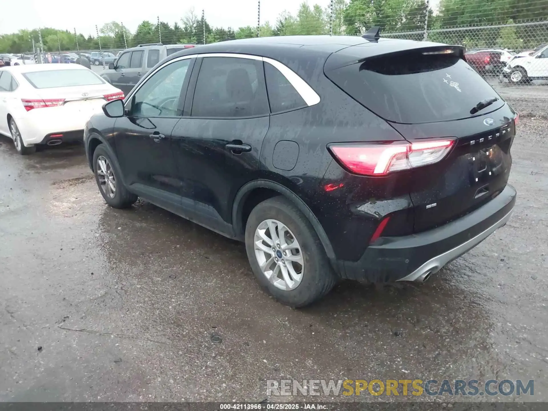 3 fotografías del automóvil dañado 1FMCU0G60MUA02997 FORD ESCAPE 2021