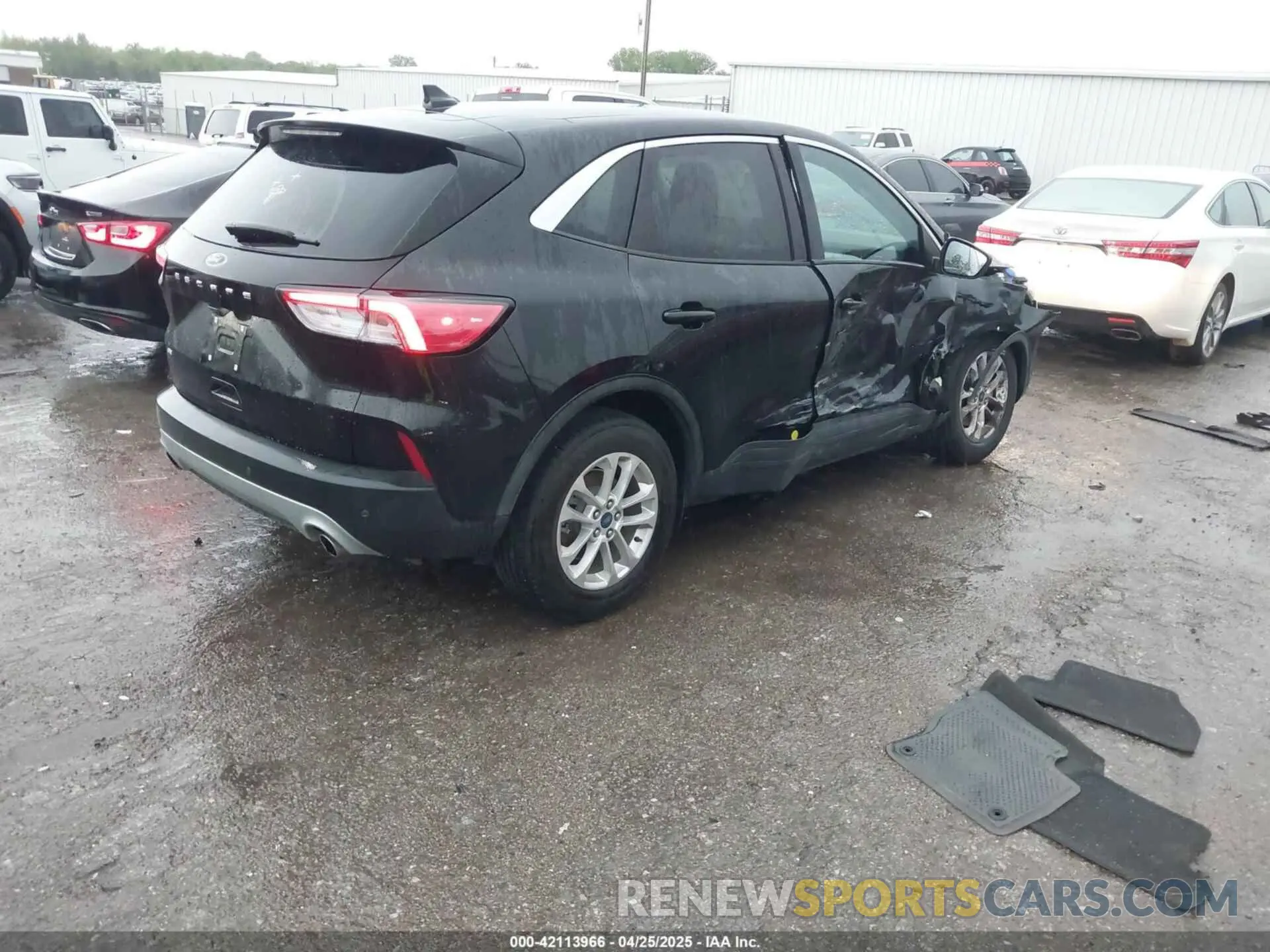 4 fotografías del automóvil dañado 1FMCU0G60MUA02997 FORD ESCAPE 2021