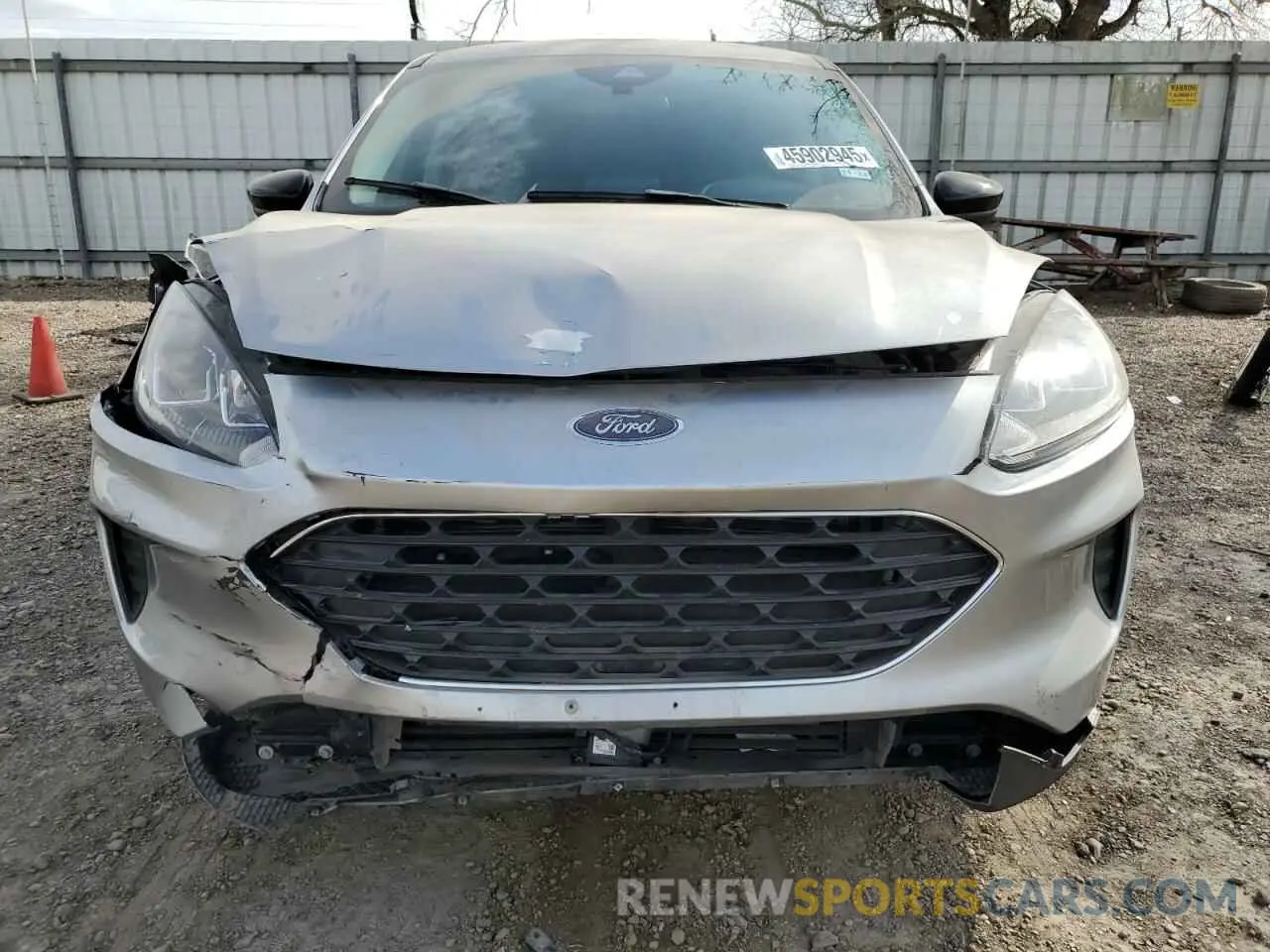 5 fotografías del automóvil dañado 1FMCU0G60MUB26476 FORD ESCAPE 2021