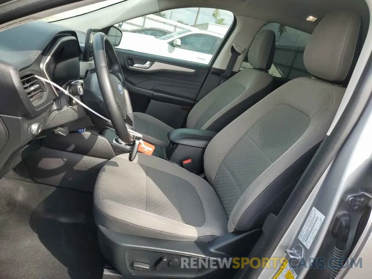 7 fotografías del automóvil dañado 1FMCU0G60MUB26476 FORD ESCAPE 2021