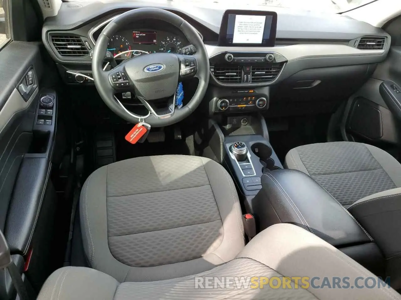 8 fotografías del automóvil dañado 1FMCU0G60MUB26476 FORD ESCAPE 2021