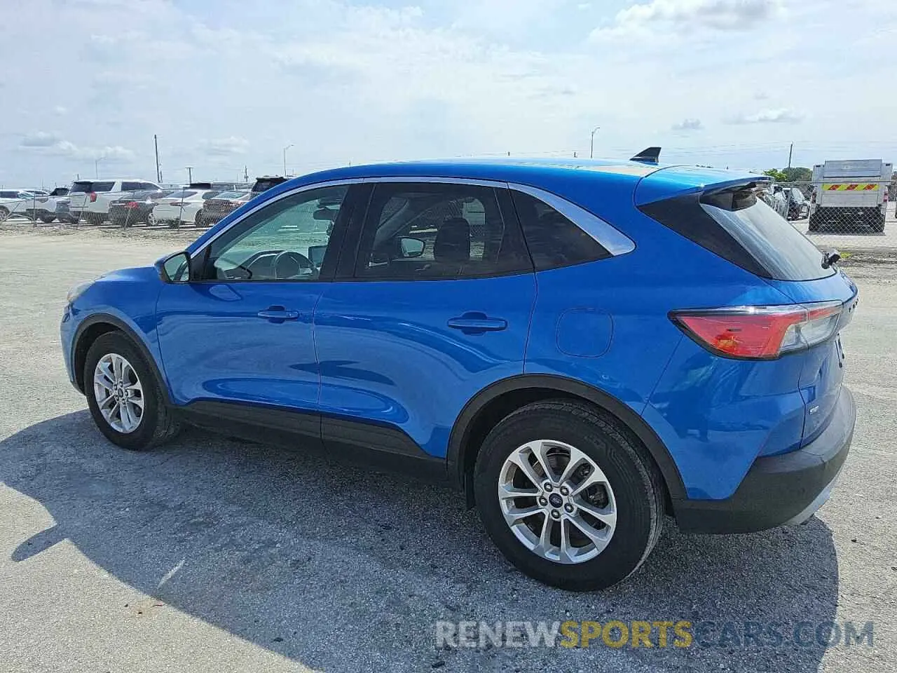 2 fotografías del automóvil dañado 1FMCU0G61MUA69897 FORD ESCAPE 2021