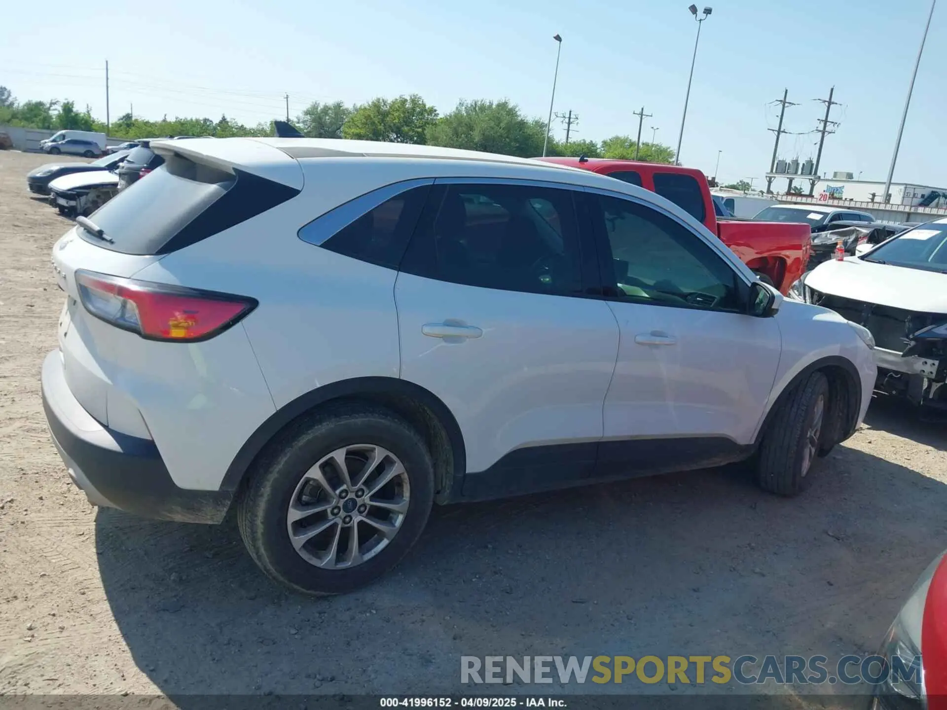 13 fotografías del automóvil dañado 1FMCU0G62MUA08798 FORD ESCAPE 2021