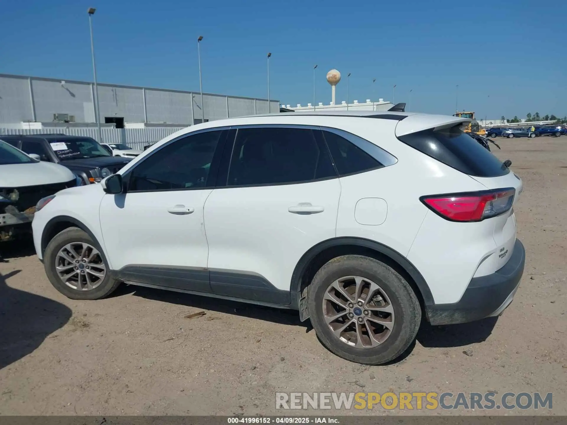 14 fotografías del automóvil dañado 1FMCU0G62MUA08798 FORD ESCAPE 2021